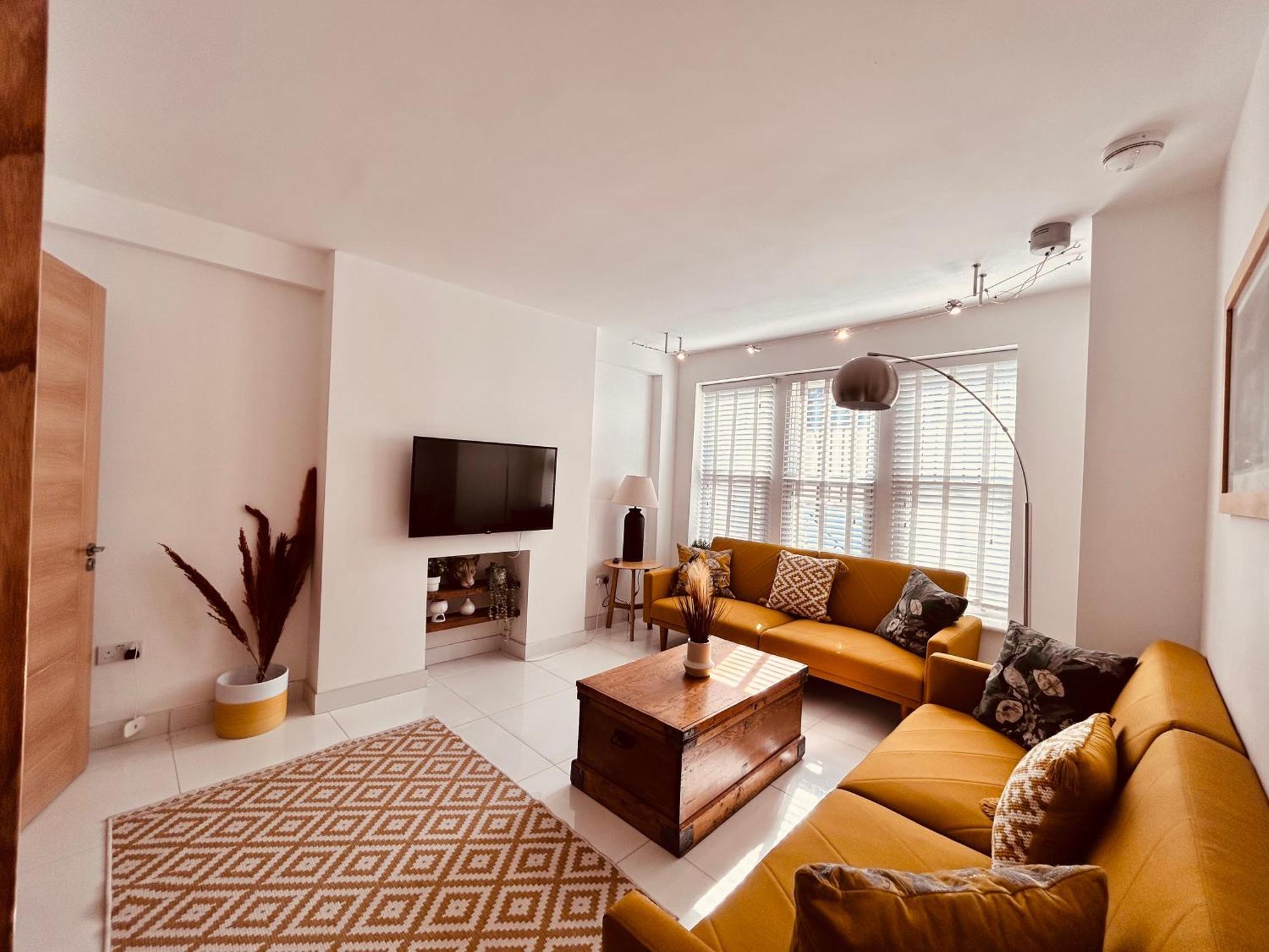 Stunning Spacious B.apt. Slps.4 Apartment