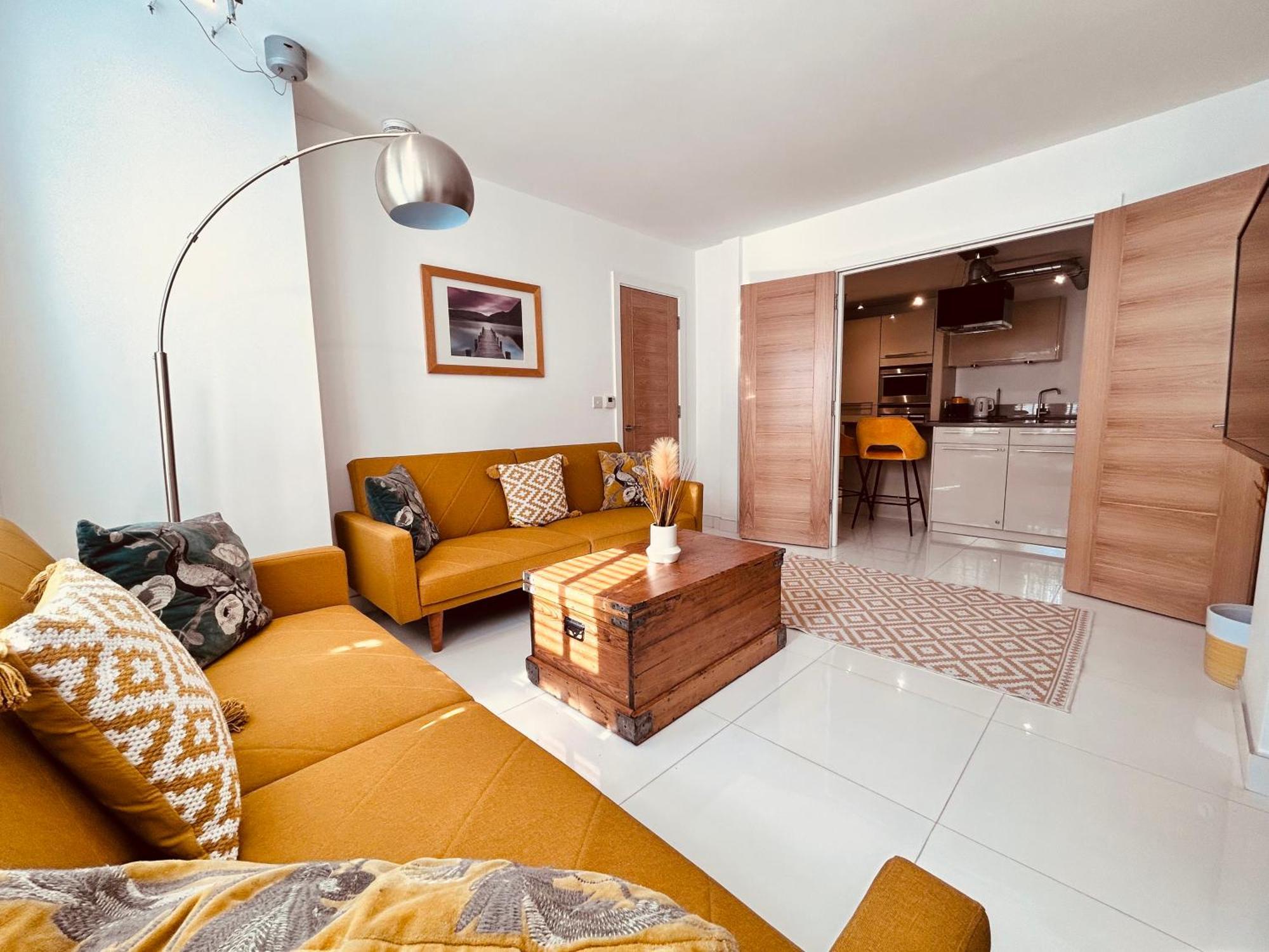 Stunning Spacious B.apt. Slps.4 Apartment *