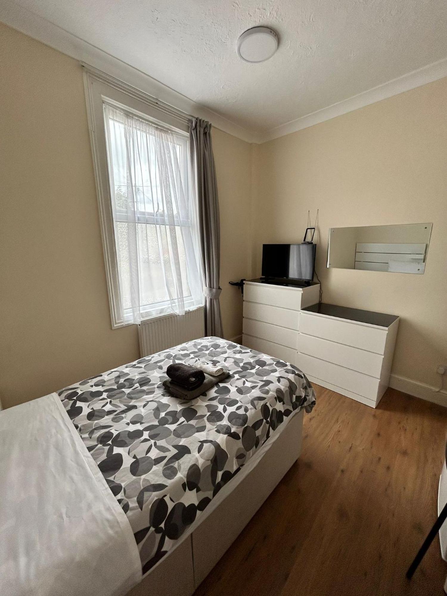 Willesden Guest house *