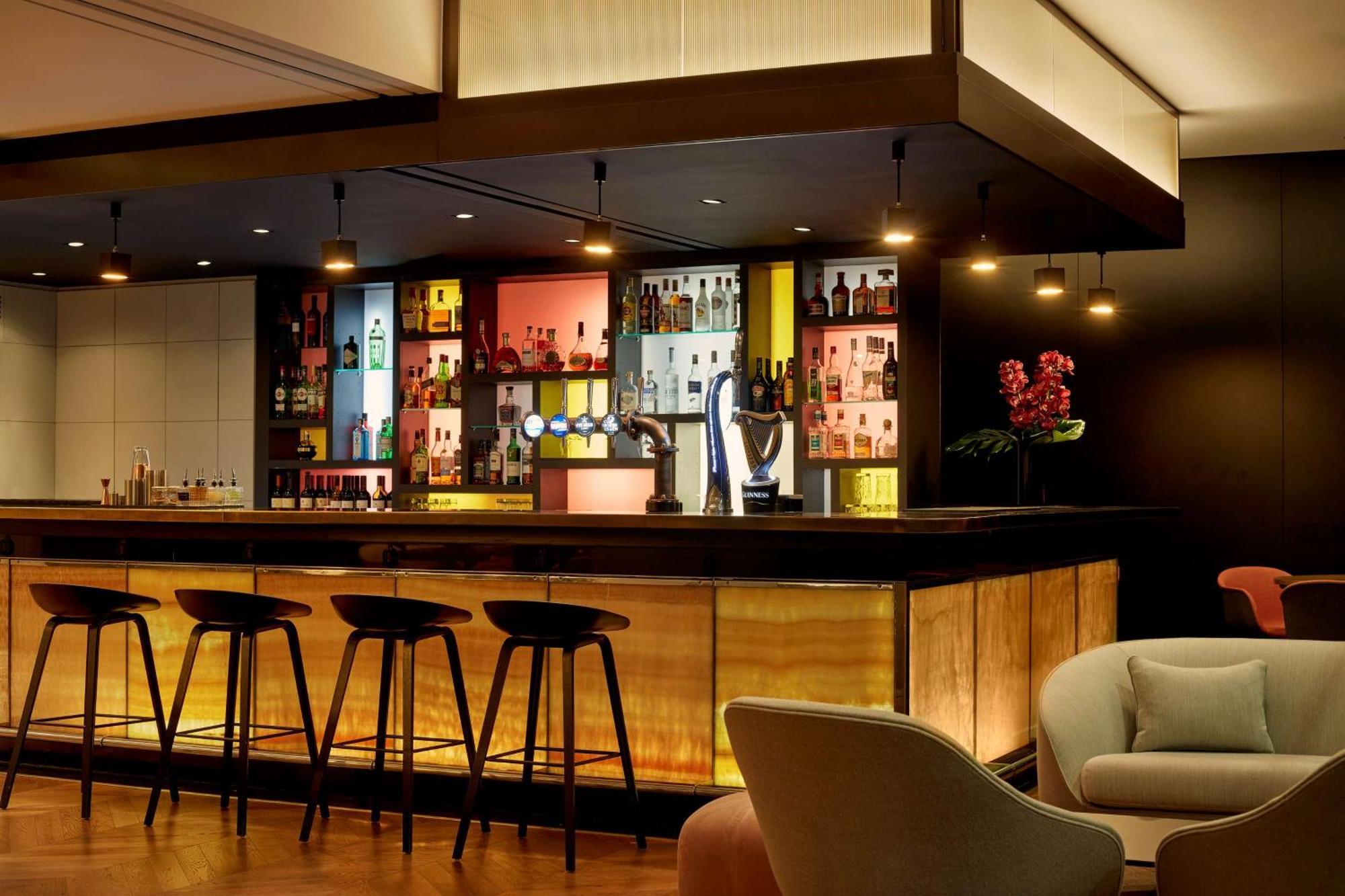 Park Plaza County Hall 4*