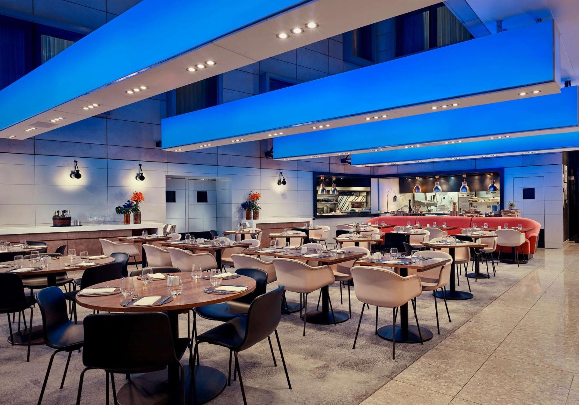 Park Plaza County Hall Hotel London