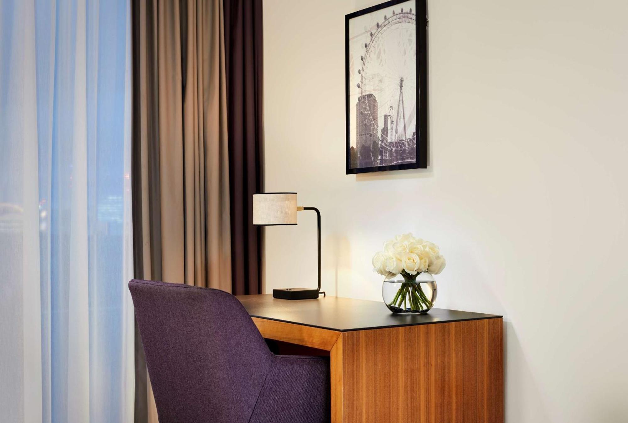 Park Plaza County Hall 4* London