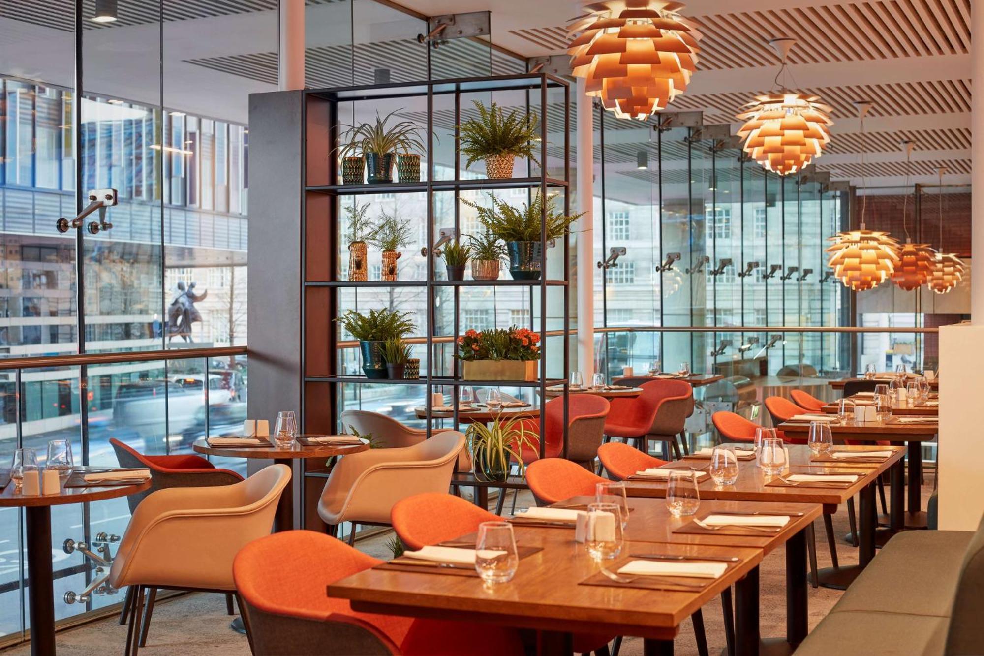 Park Plaza County Hall 4* London