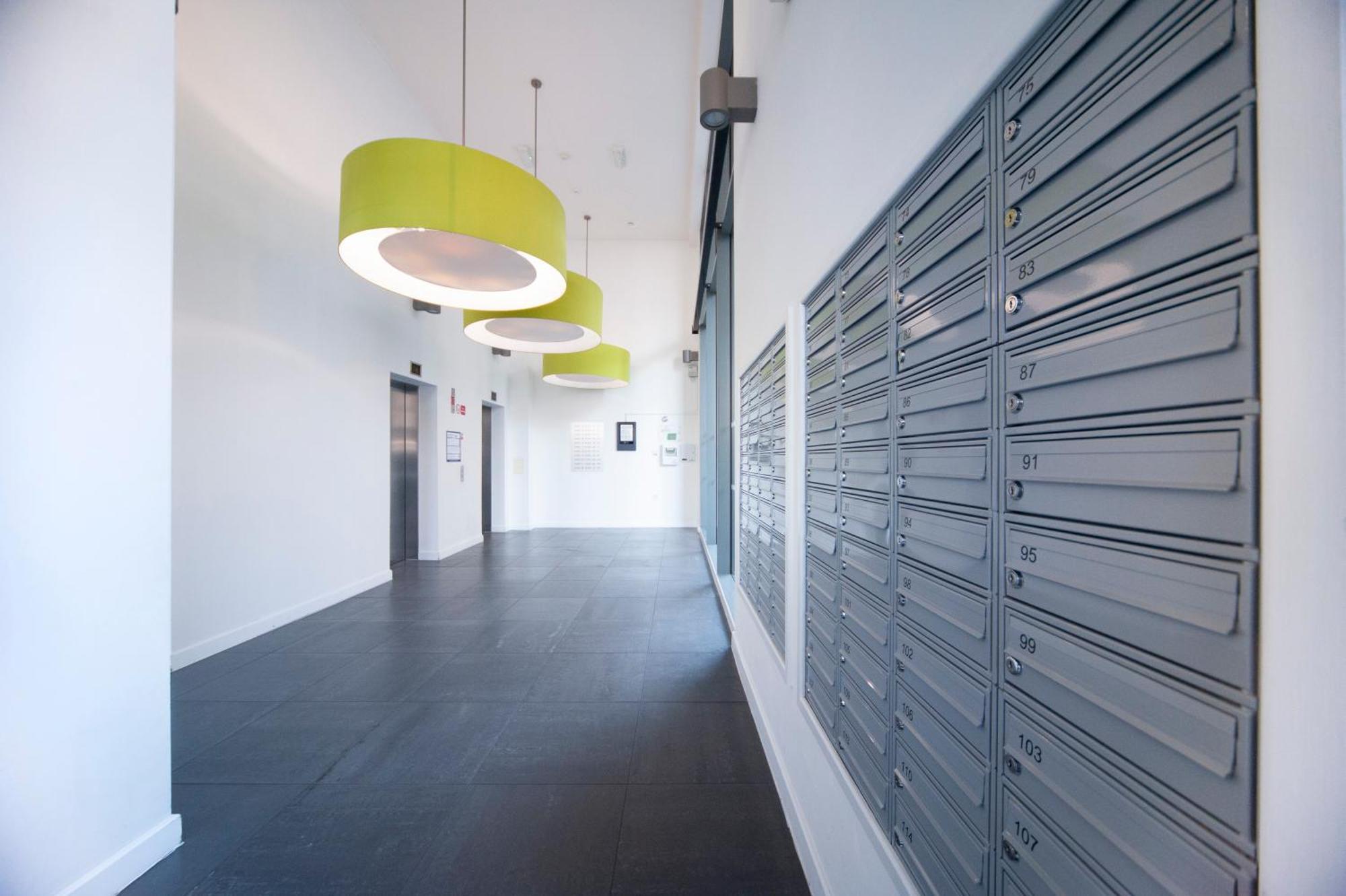 Floor - 2 Bed/2 Bath + Private Balcony Apartamento