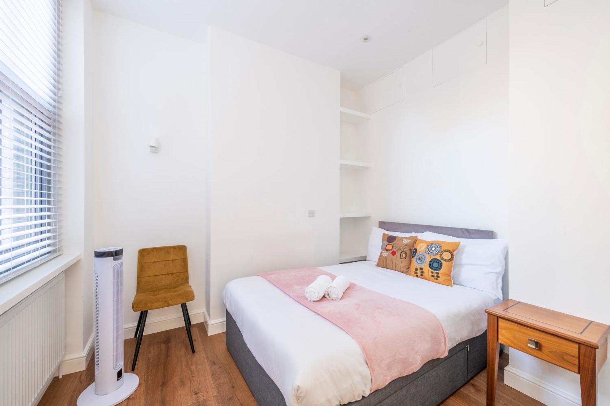 Spacious City Eye, Westminster, Big Ben, Vauxhall Station Apartment *