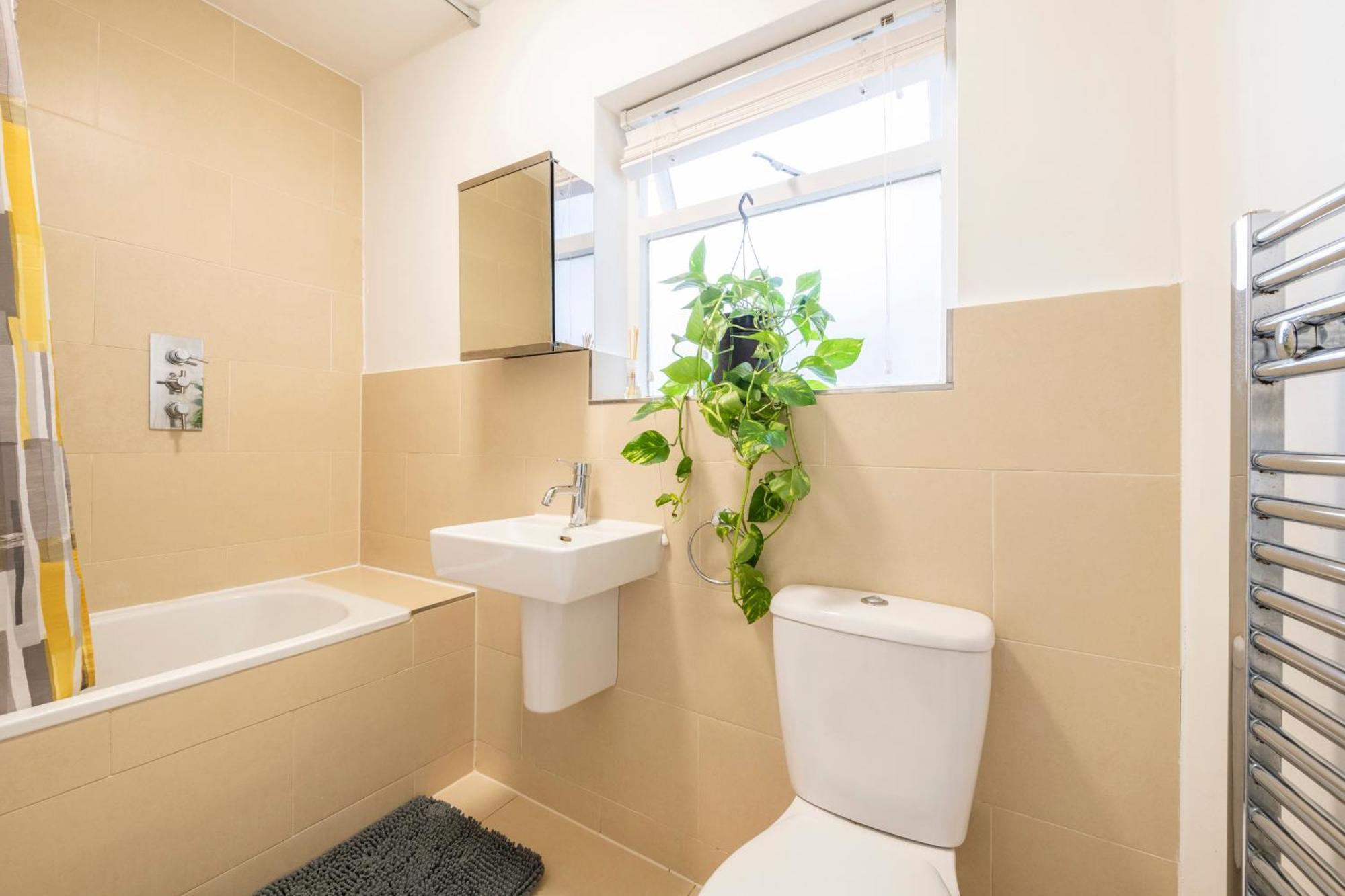 Spacious City Eye, Westminster, Big Ben, Vauxhall Station Apartment *