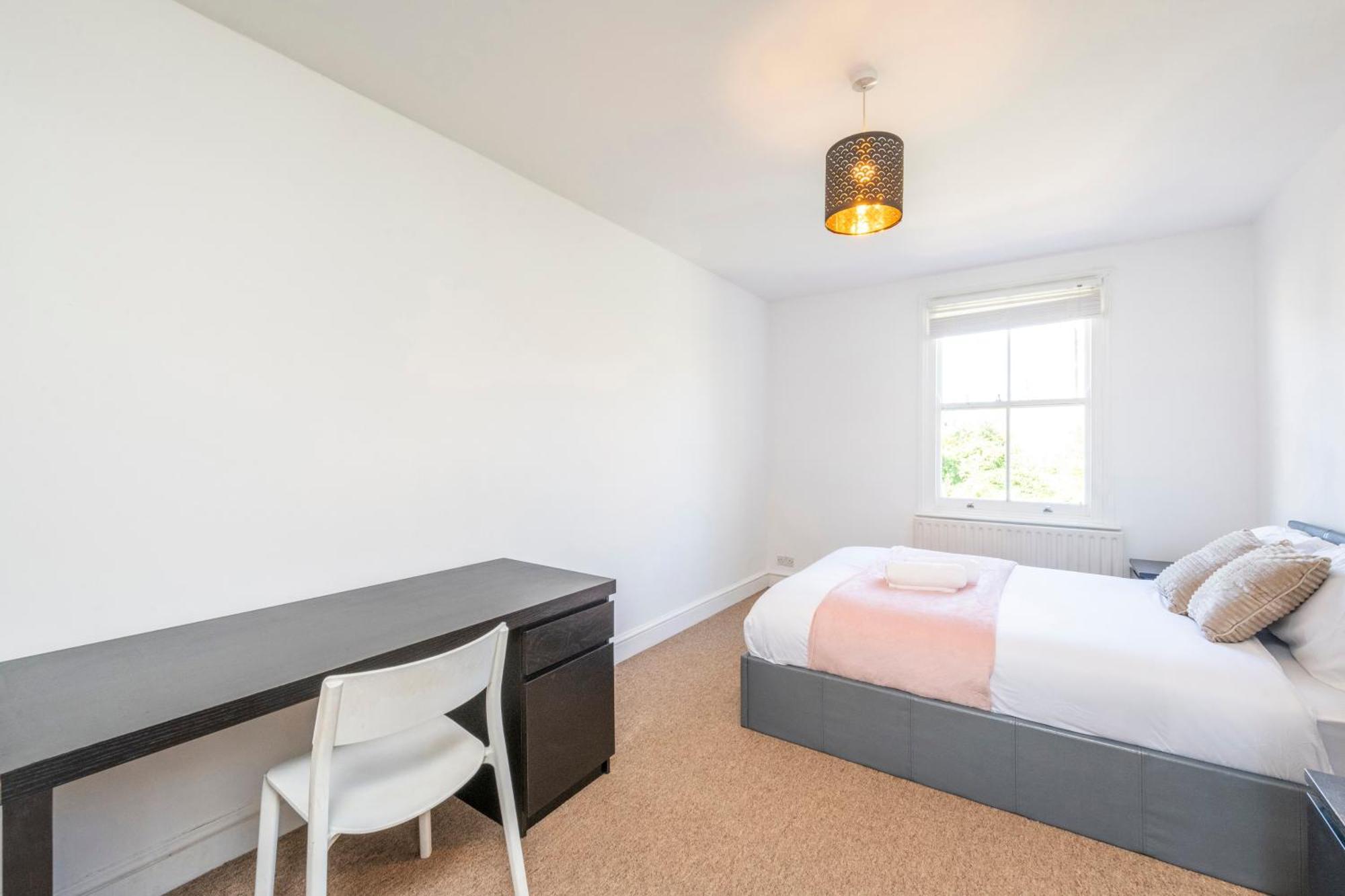 Apartment Spacious City Eye, Westminster, Big Ben, Vauxhall Station London