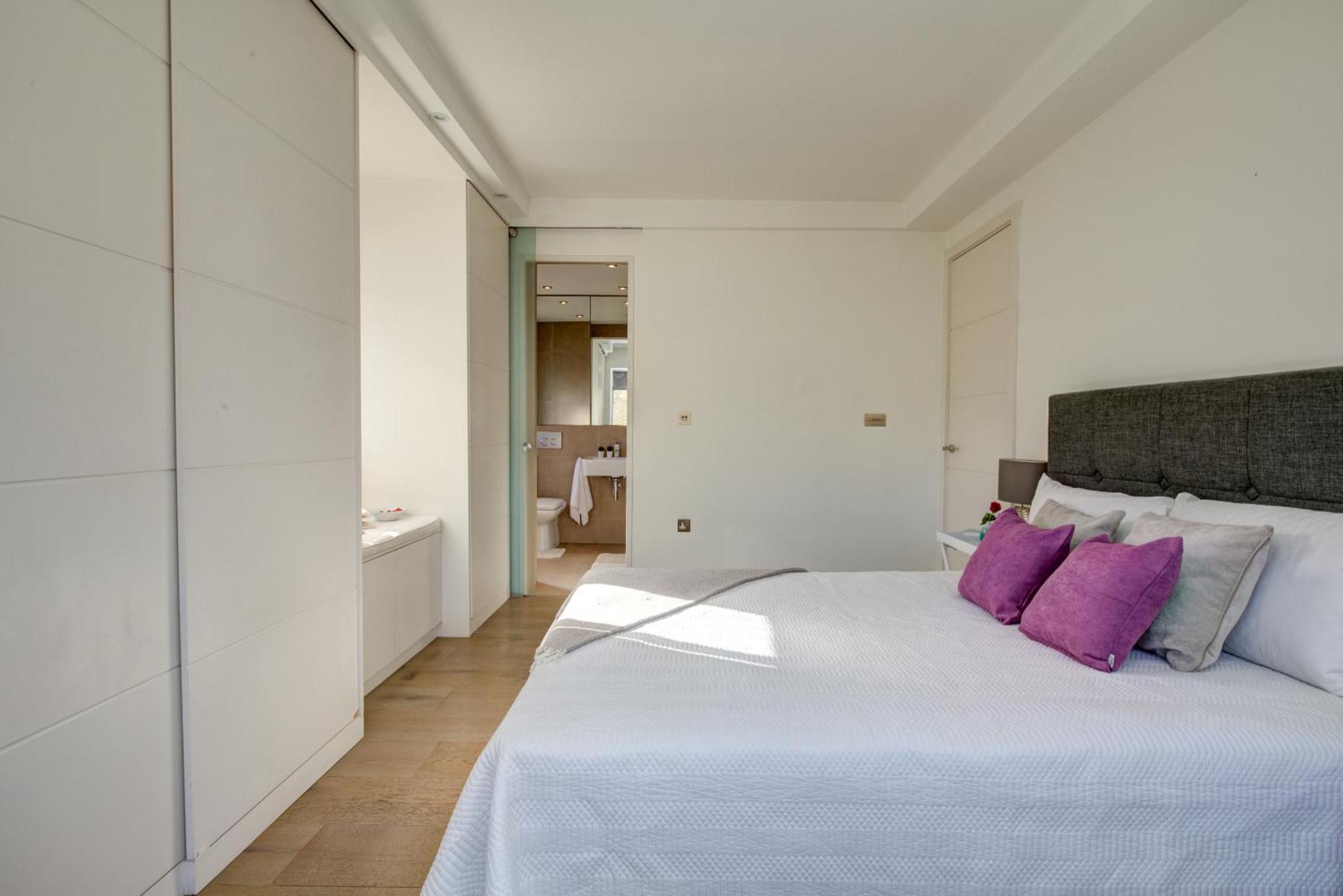 Chic 1br Central Retreat Apartment