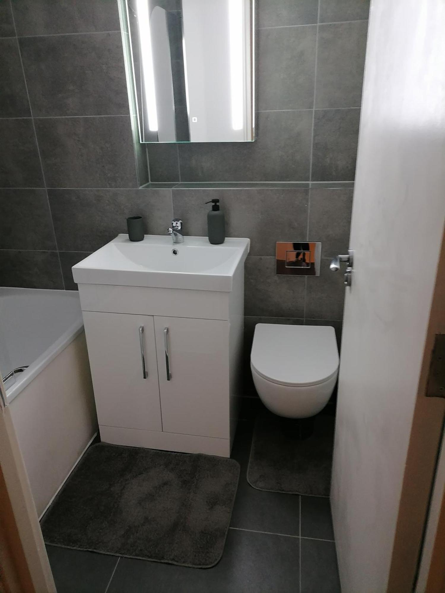 Hemans 0.8 Apartment *