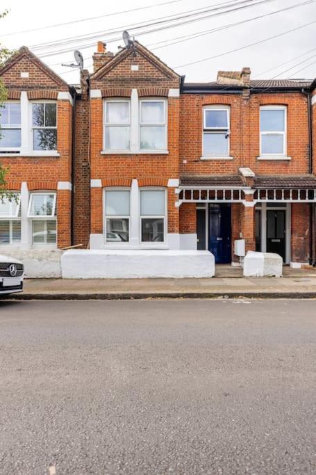 Streatham Apartment