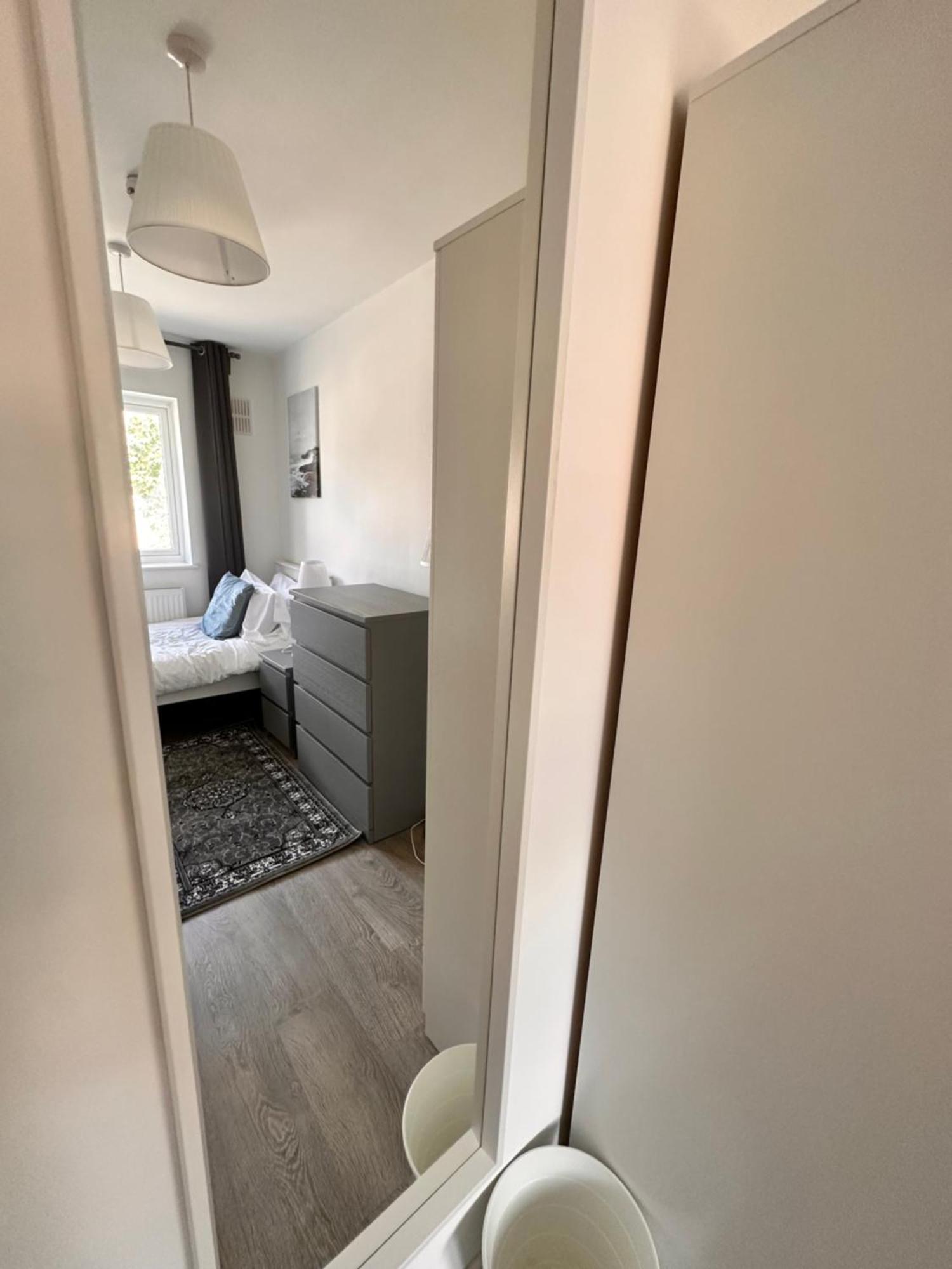 Guest house Double And Single In Bromley By Bow *