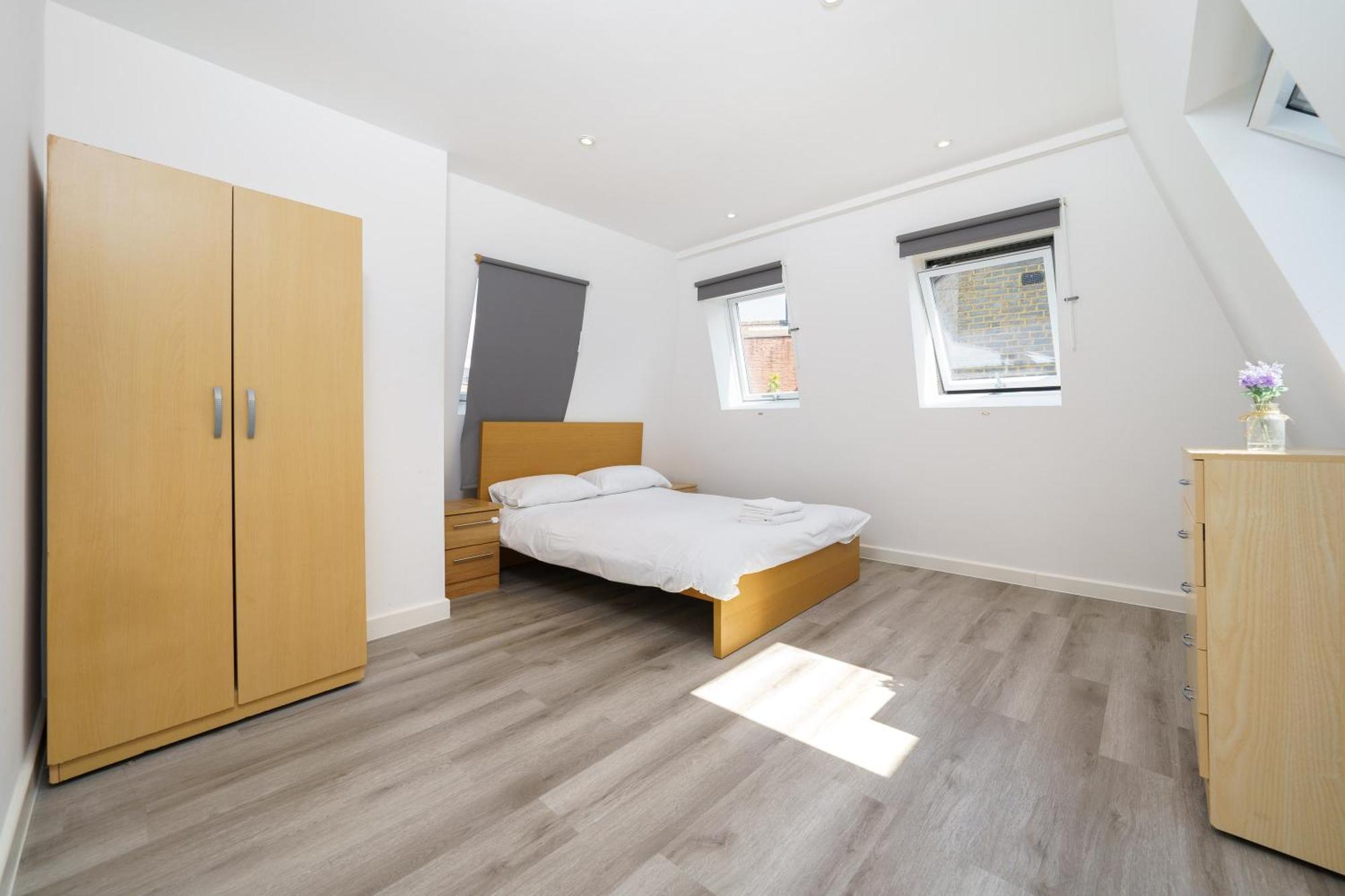 Modern In South West * London
