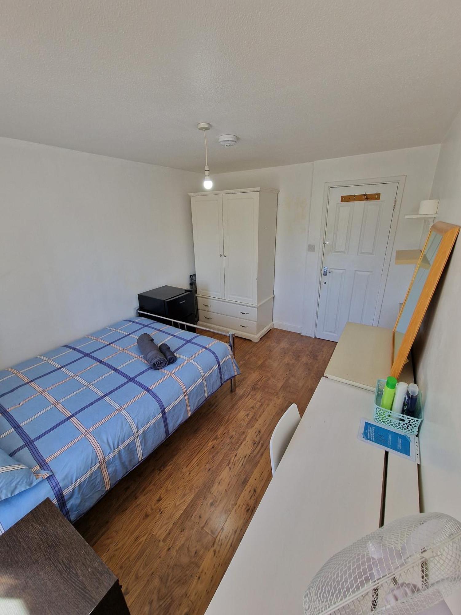 Cozy Double Bedroom In Zone 1-2 Homestay *