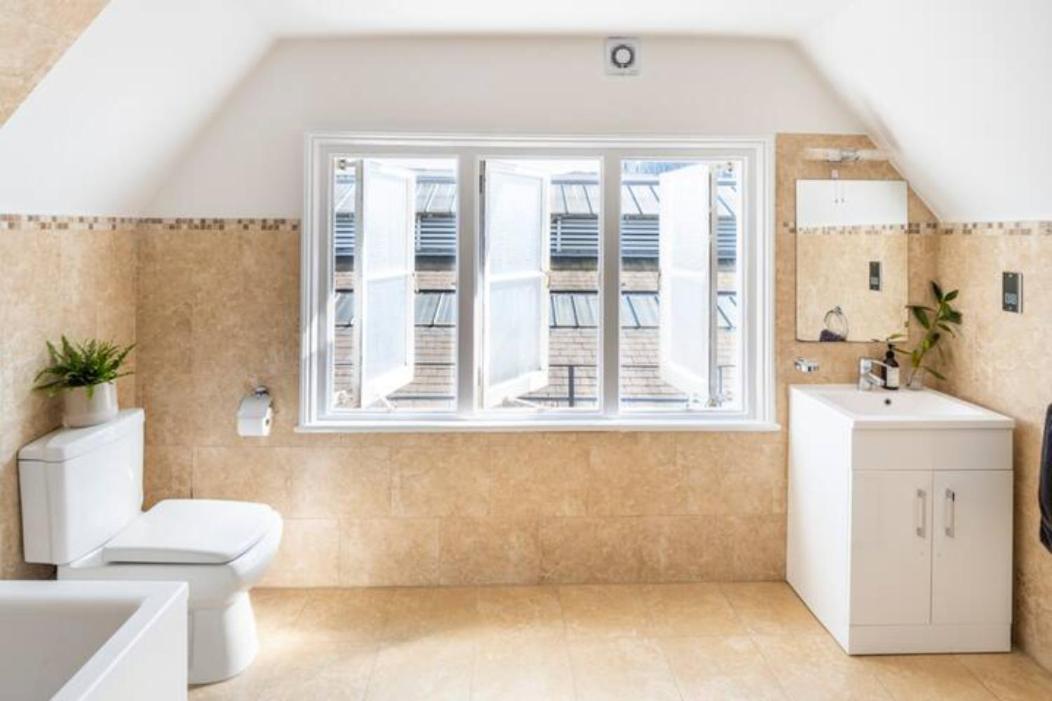Three-storey, Renovated 1890s Heritage In Spitalfields Market Apartamento