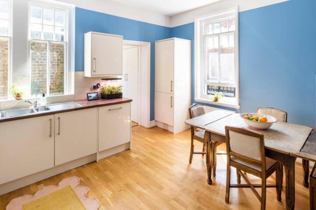 Three-storey, Renovated 1890s Heritage In Spitalfields Market *