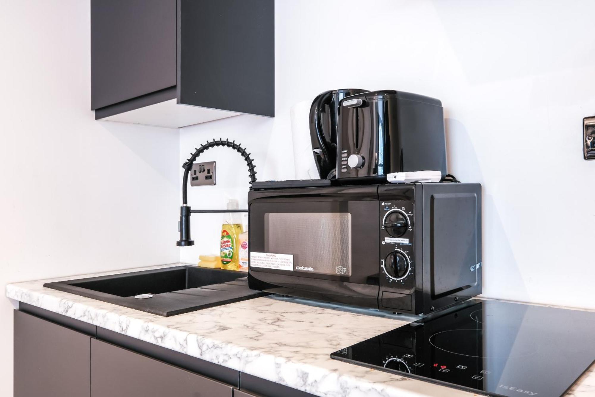Spacious In Piccadilly Sleep 6 Vrb Apartment *