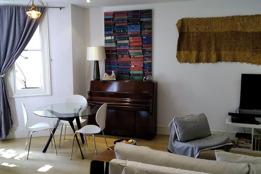 Superior 5* Kensington, Flat + Free Wi-fi * London