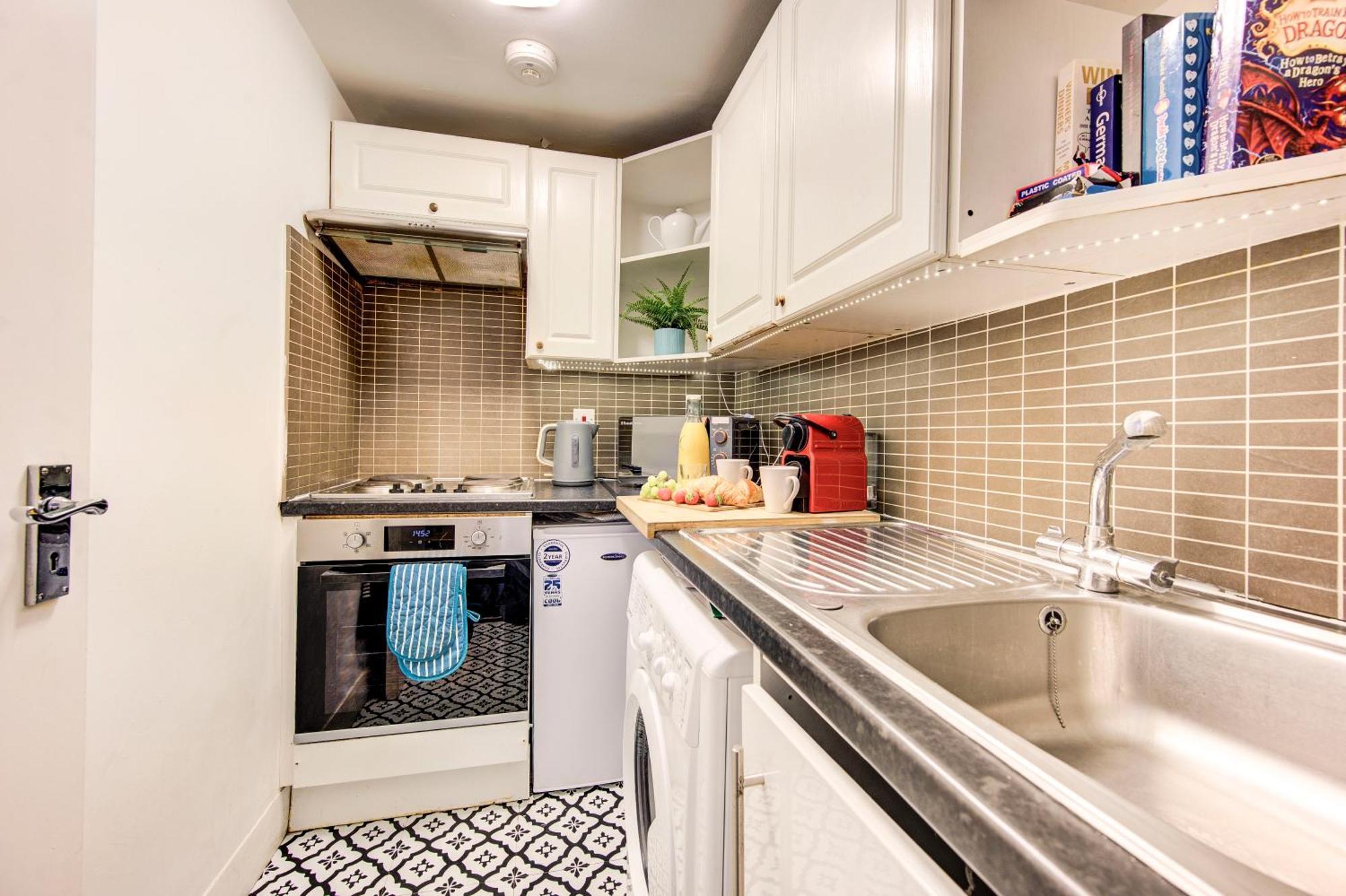 Islington Attic 3 Bedroom Flat Apartment *