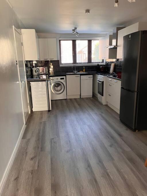 Spacious And Comfy * London