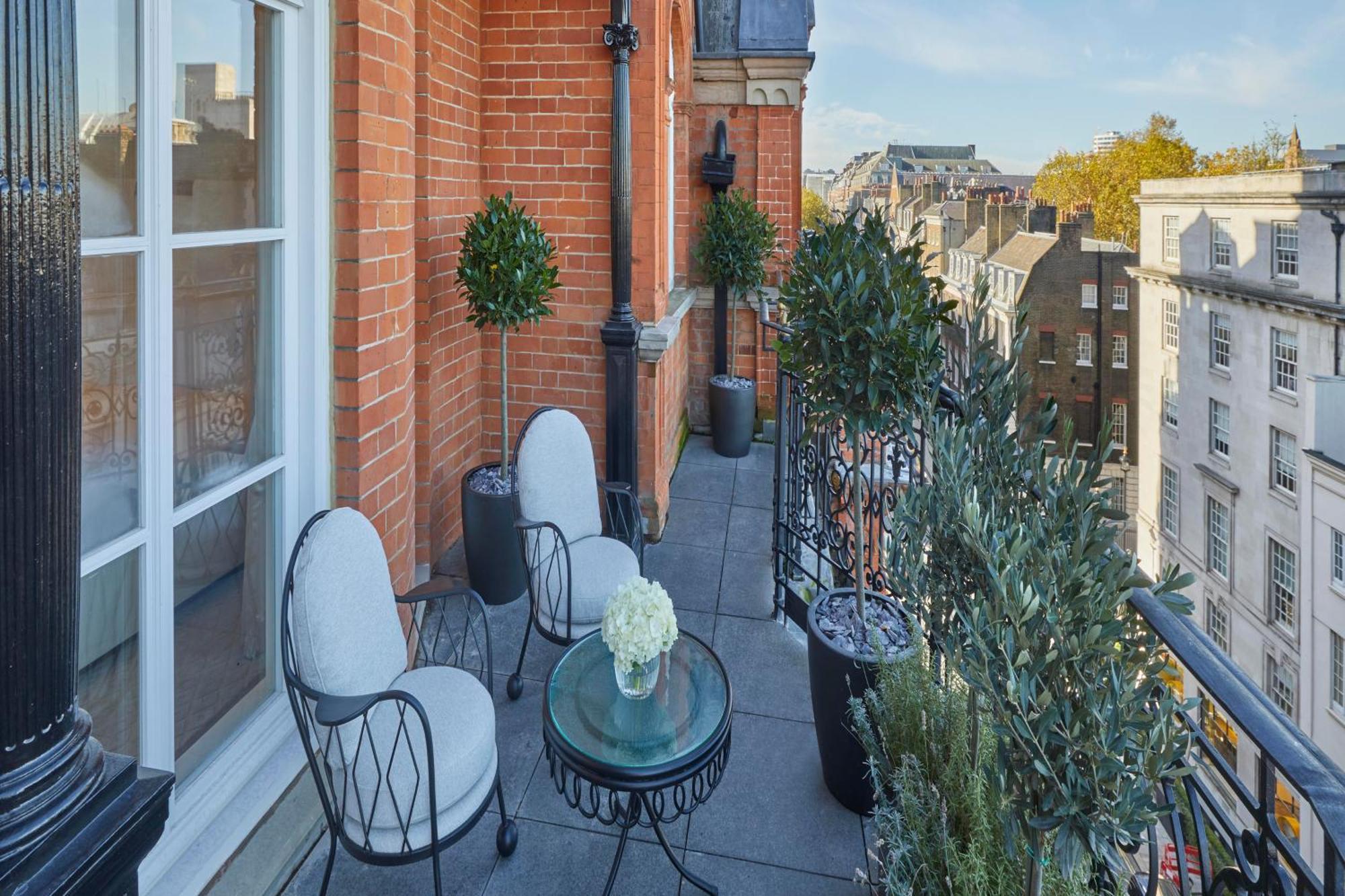 Hotel Claridge's, Maybourne