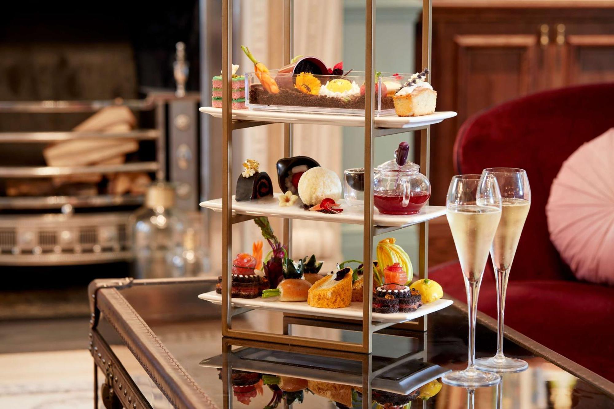 100 Queen's Gate London, Curio Collection By Hilton Hotel London