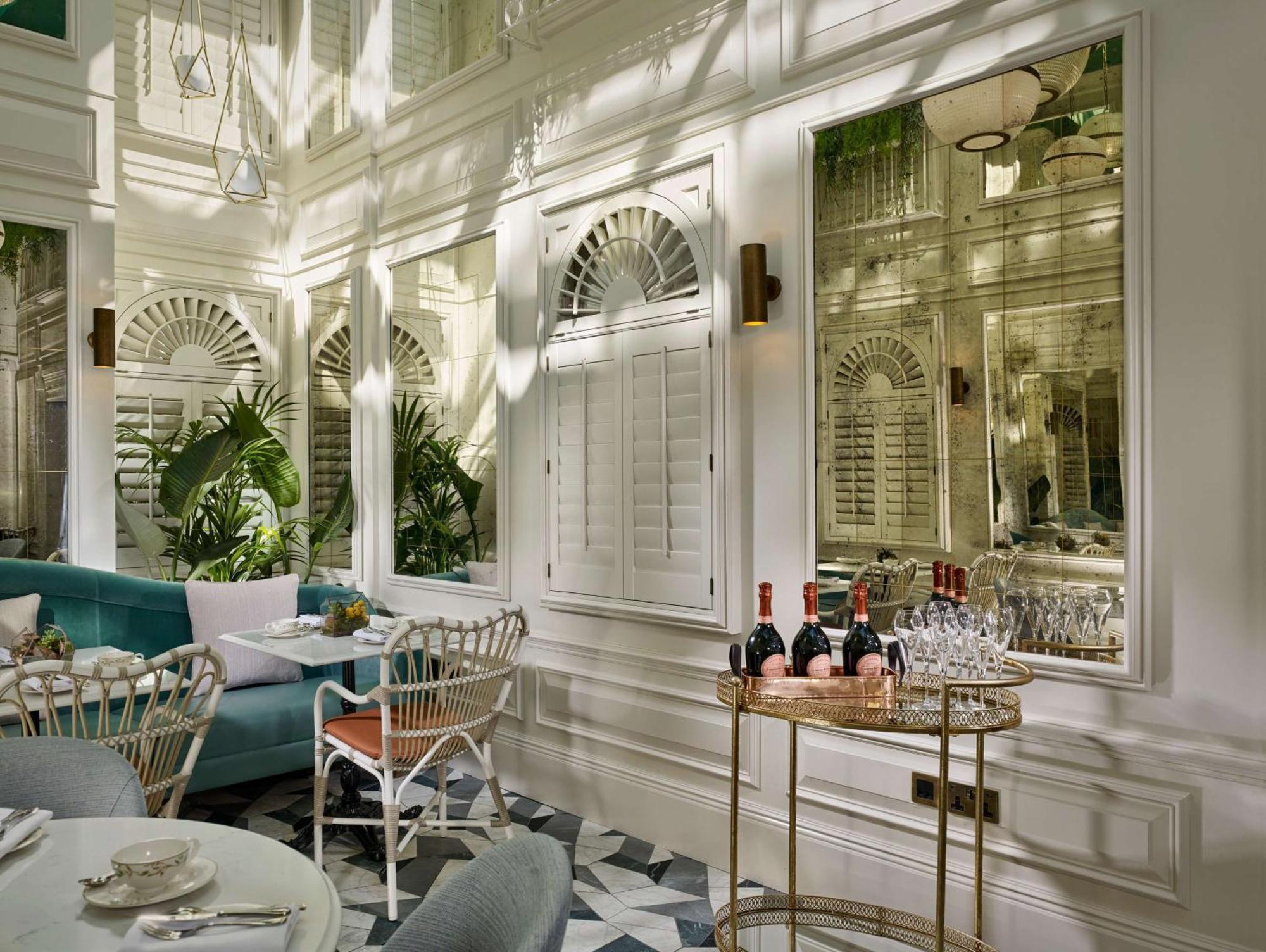 100 Queen's Gate London, Curio Collection By Hilton 5* London