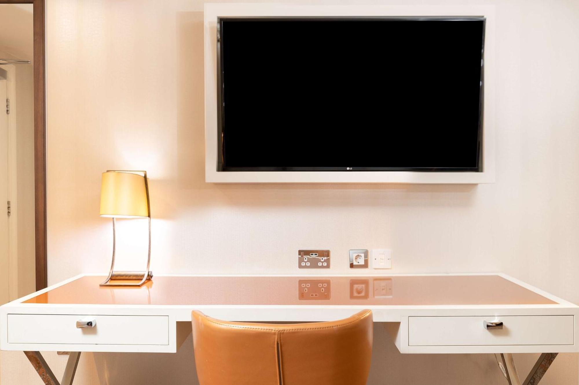 Hilton Hyde Park 4* London