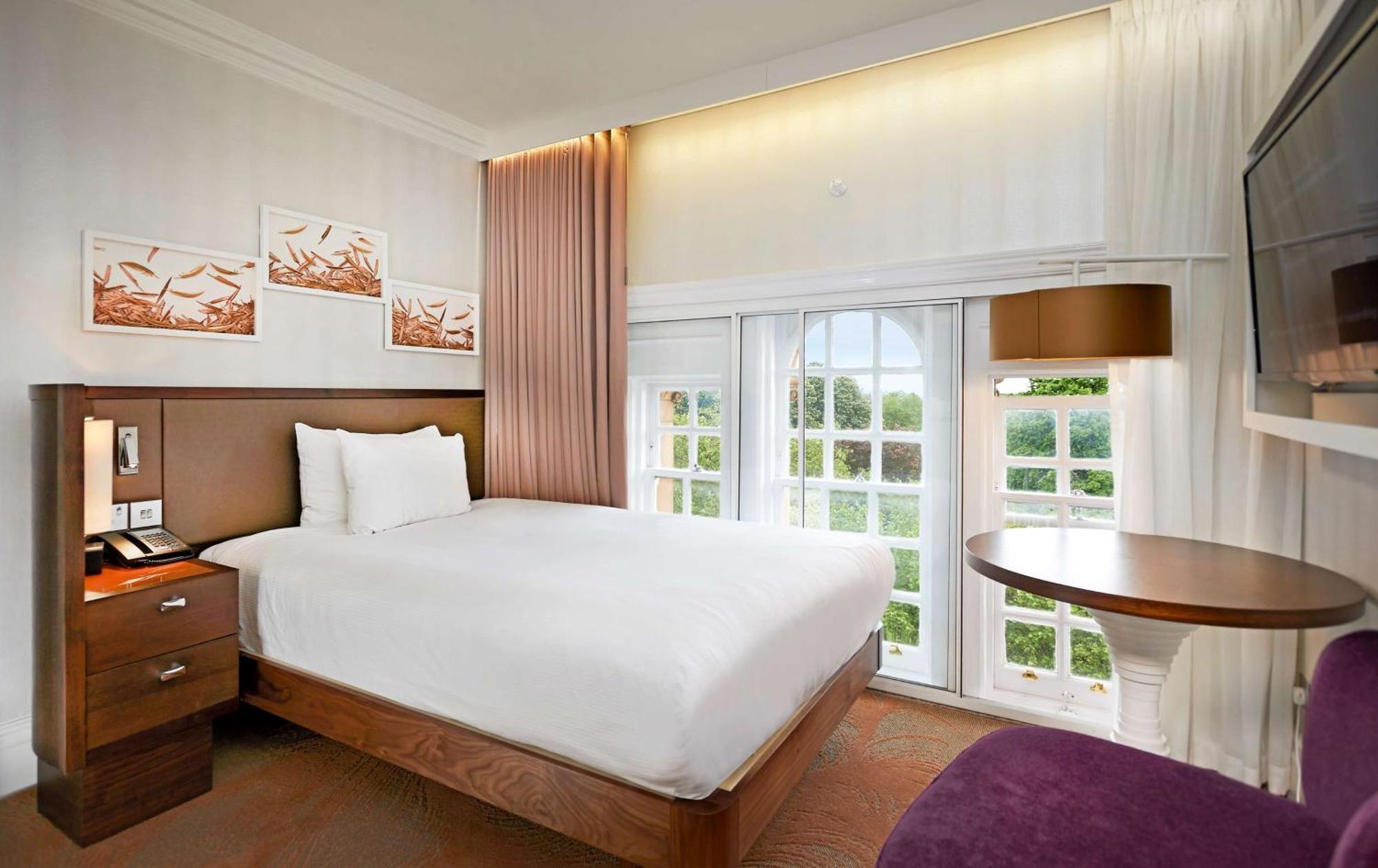 Hilton Hyde Park Hotel 4*