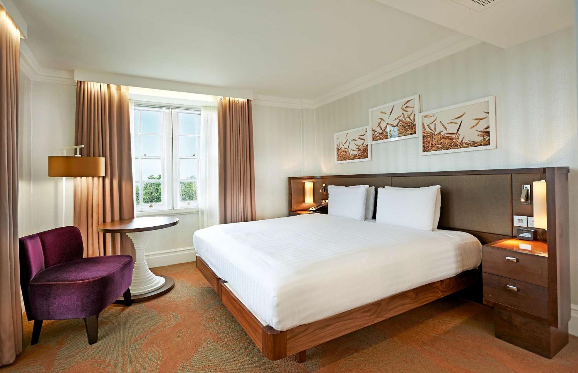 Hilton Hyde Park 4*