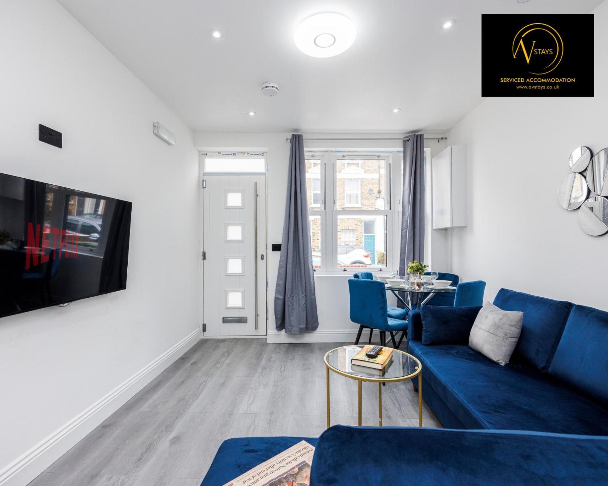 2 Bedroom By Av Short Lets Southwark London