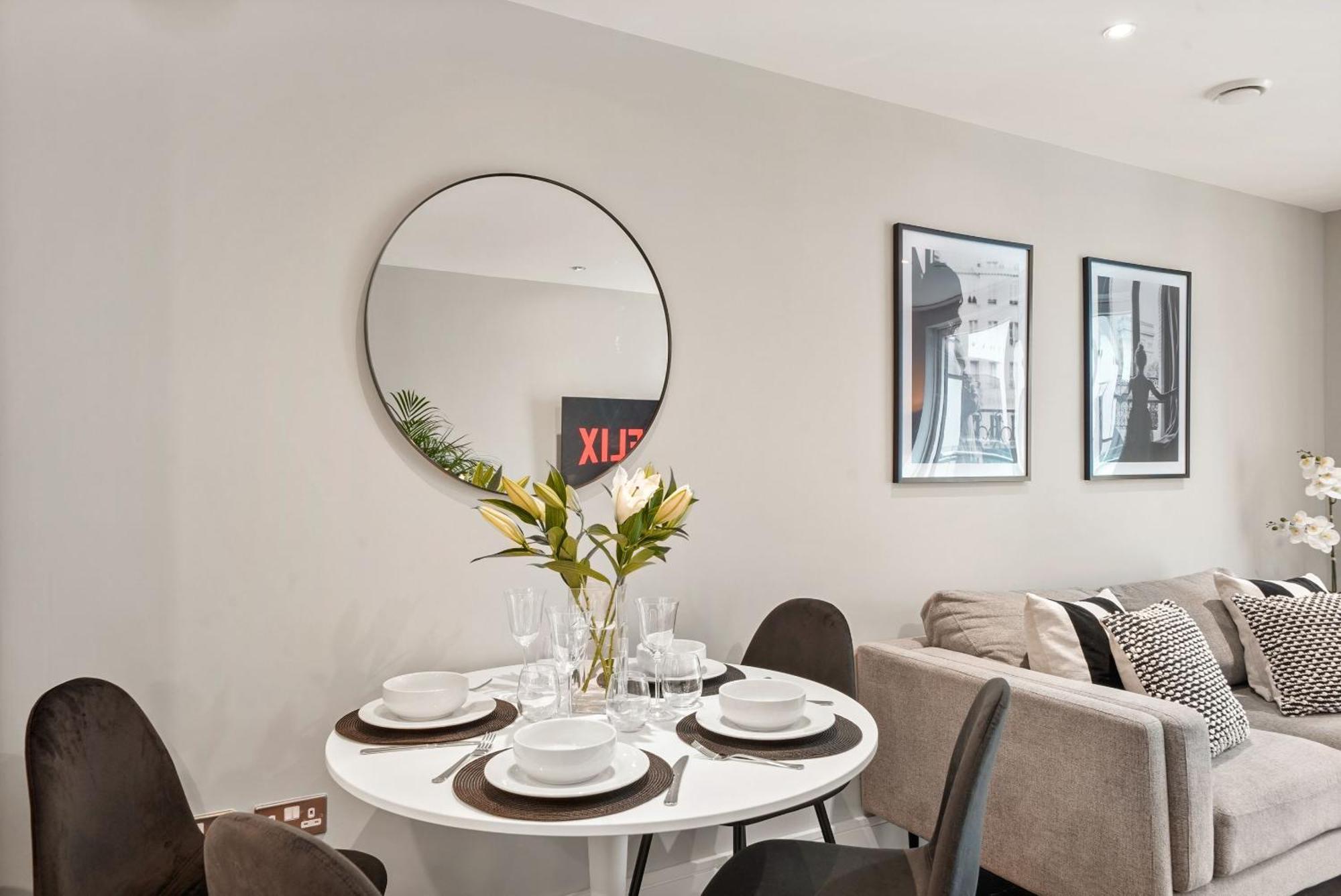 Luxury 1 Bed Flat, Minutes From Canary Wharf And South Quay Station
