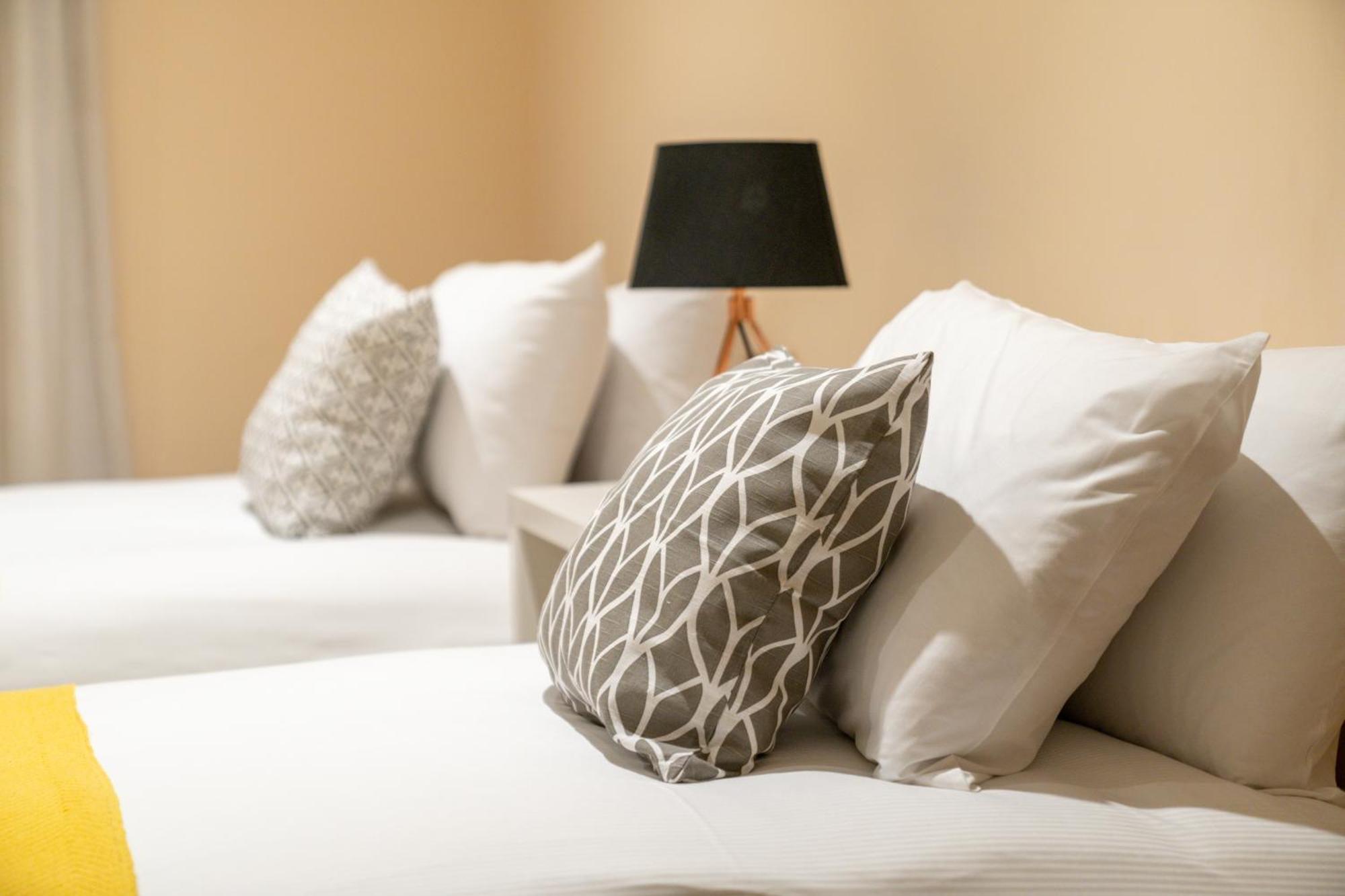 Sleek Flat With Communal Courtyard Apartment London