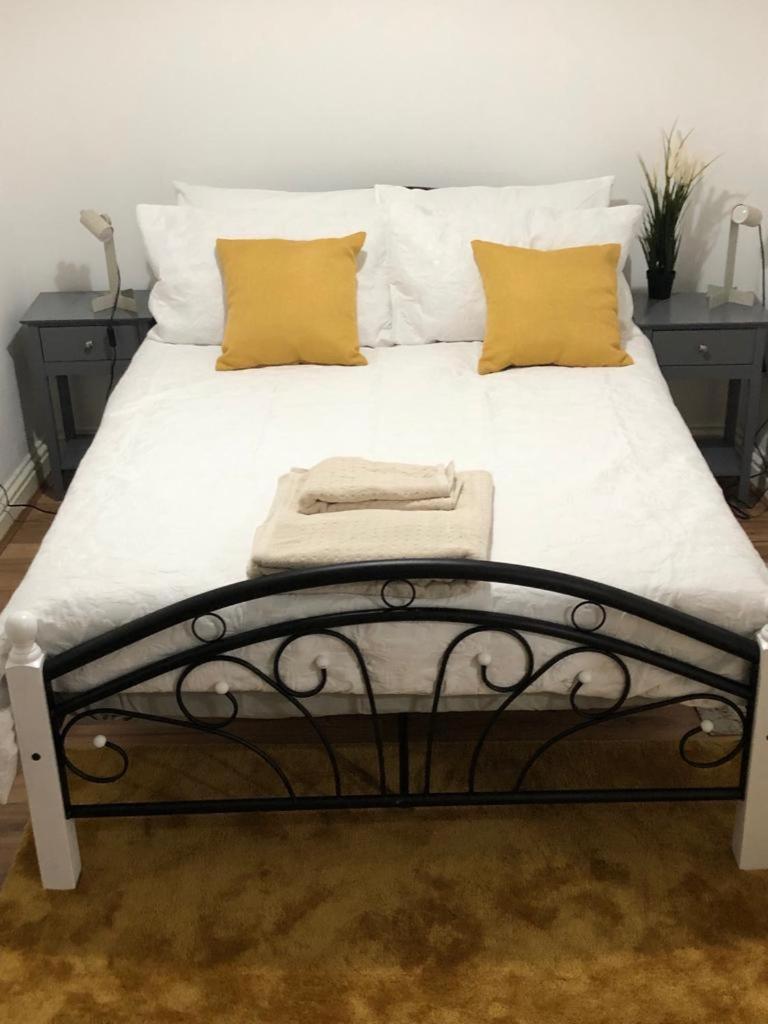 Alpha House Bed & Breakfast London