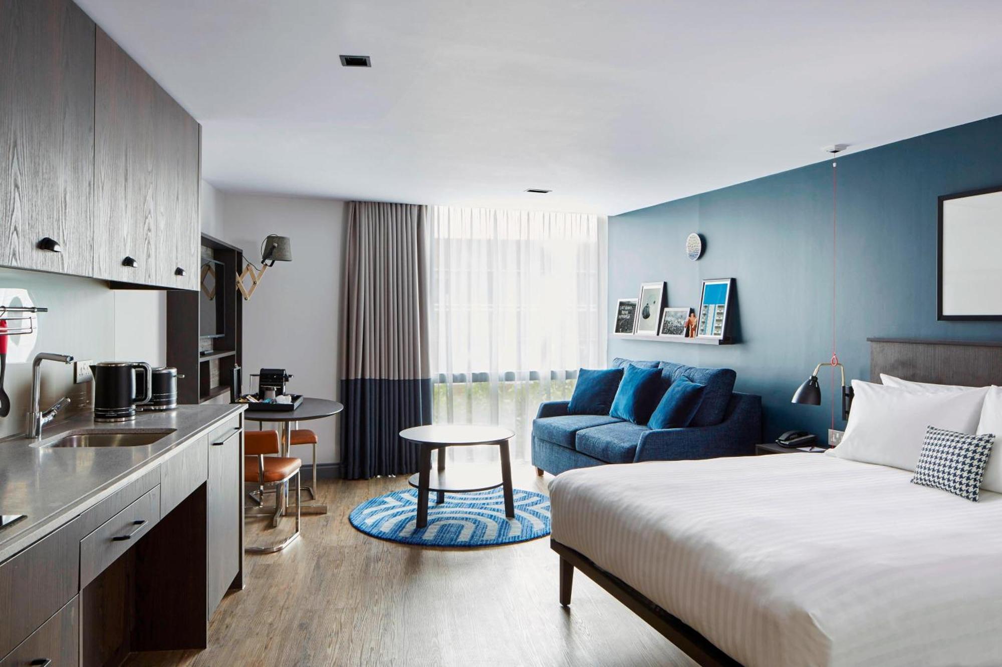 By Marriott Kensington Hotel London
