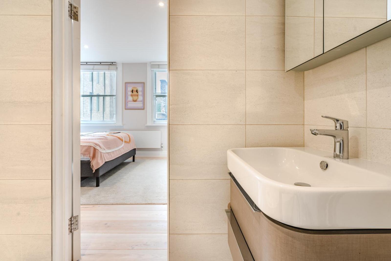 Apartment Be - The Soho Residences