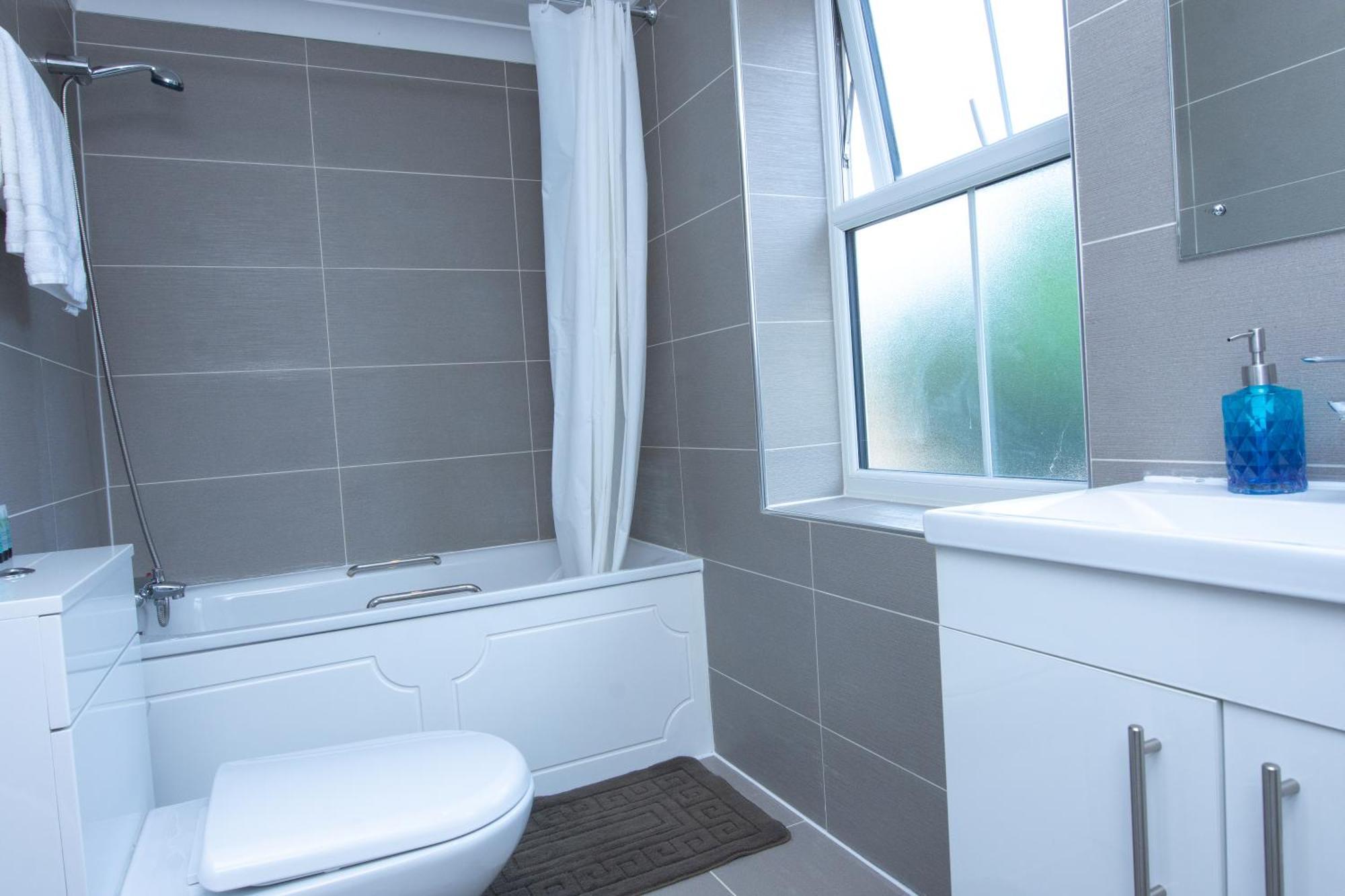 Evergreen Apartments-flat 4,