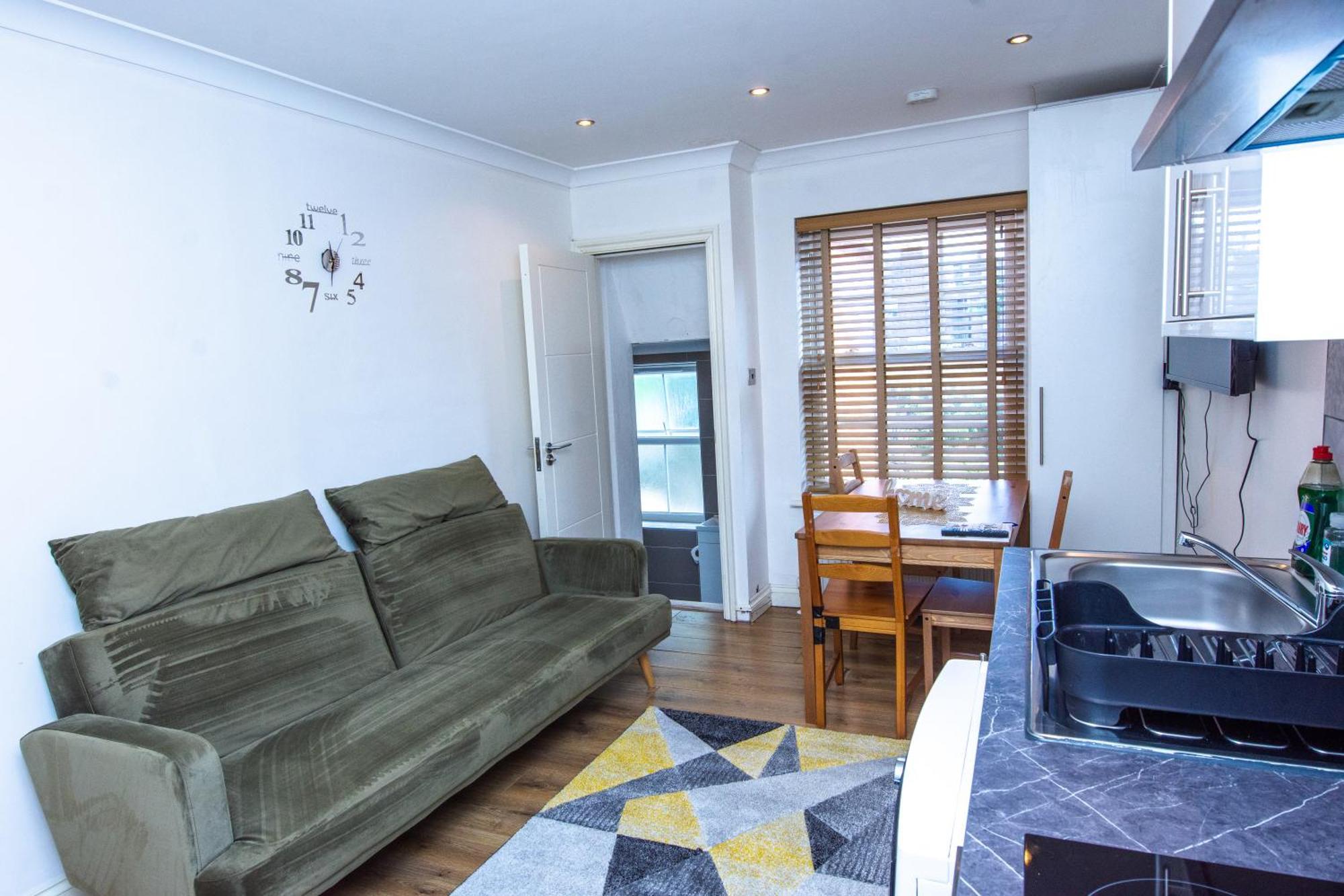 Evergreen Apartments-flat 4, Apartment *