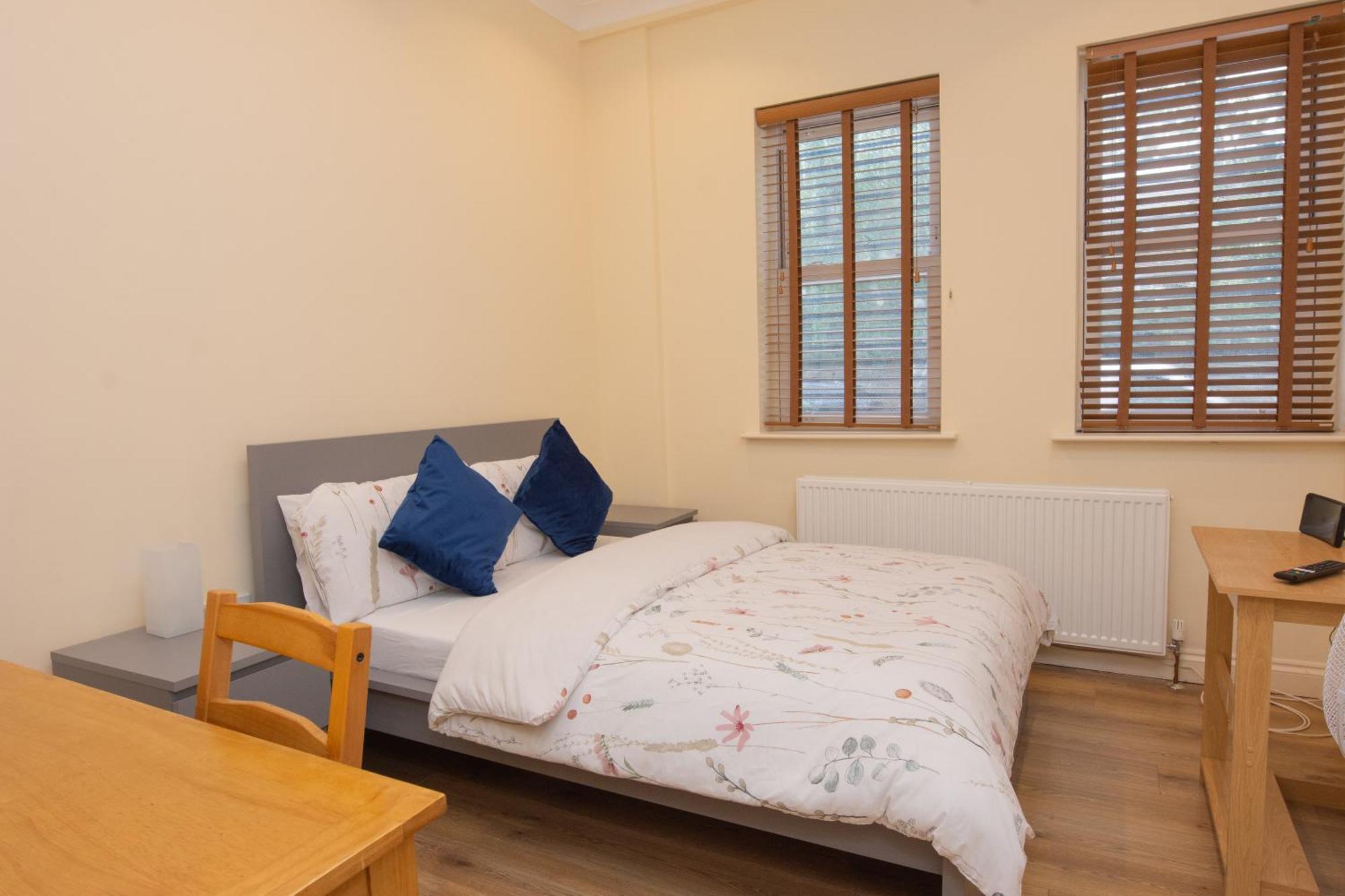 Evergreen Apartments- Flat 1,
