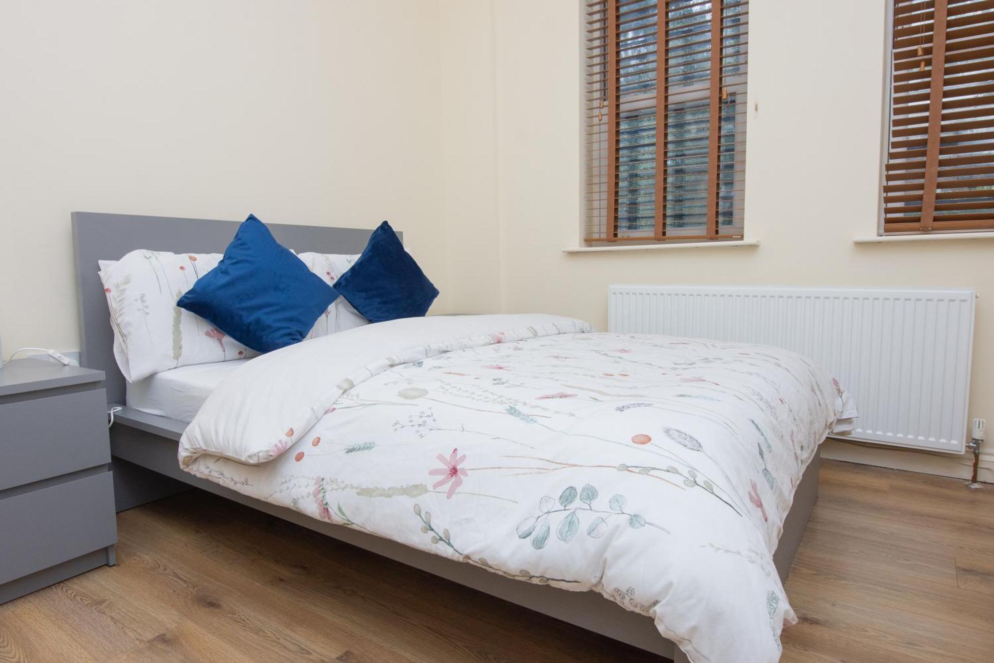 Evergreen Apartments- Flat 1,