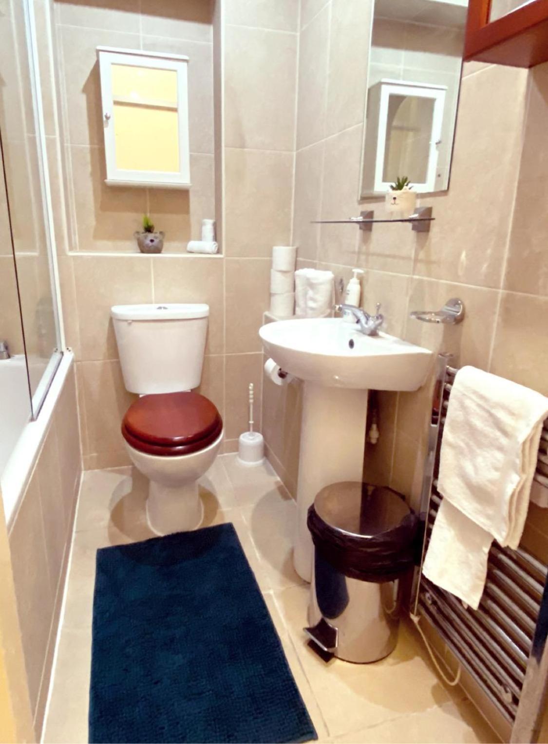 Kings Road Retreat - Affordable Serviced In Chelsea Apartment *
