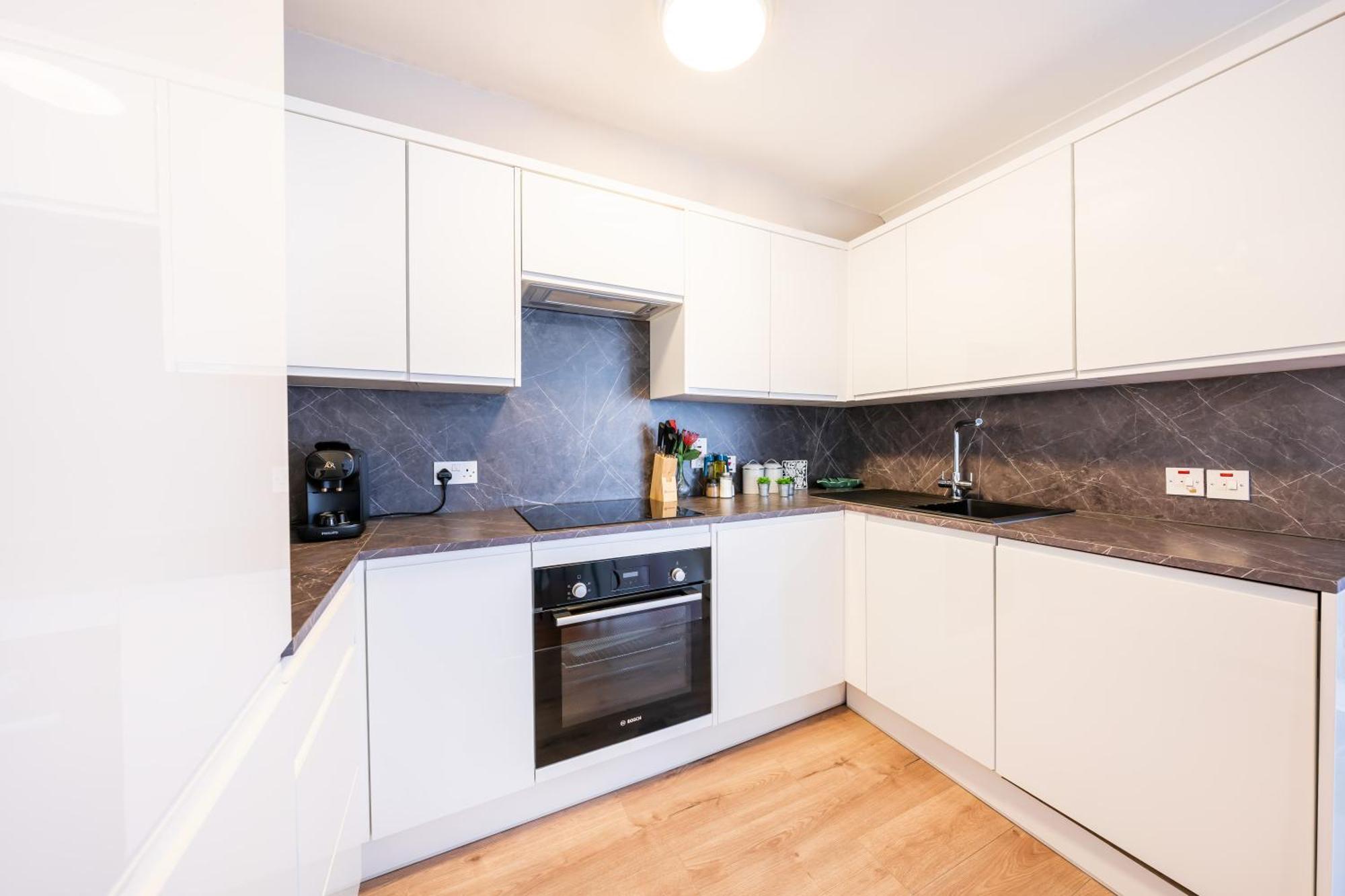 The Queensborough By Hyde Park Apartment *