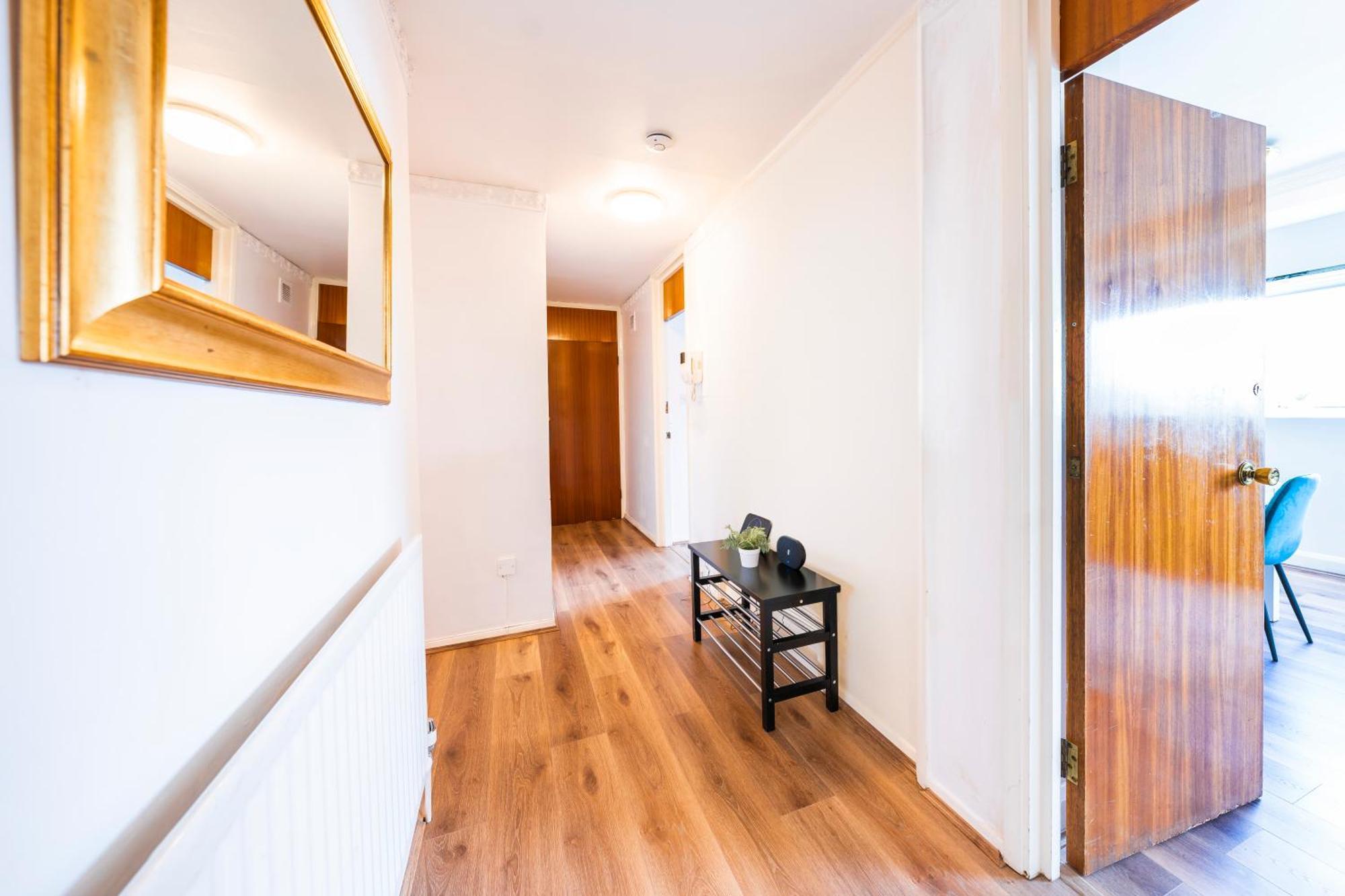 The Queensborough By Hyde Park Apartment