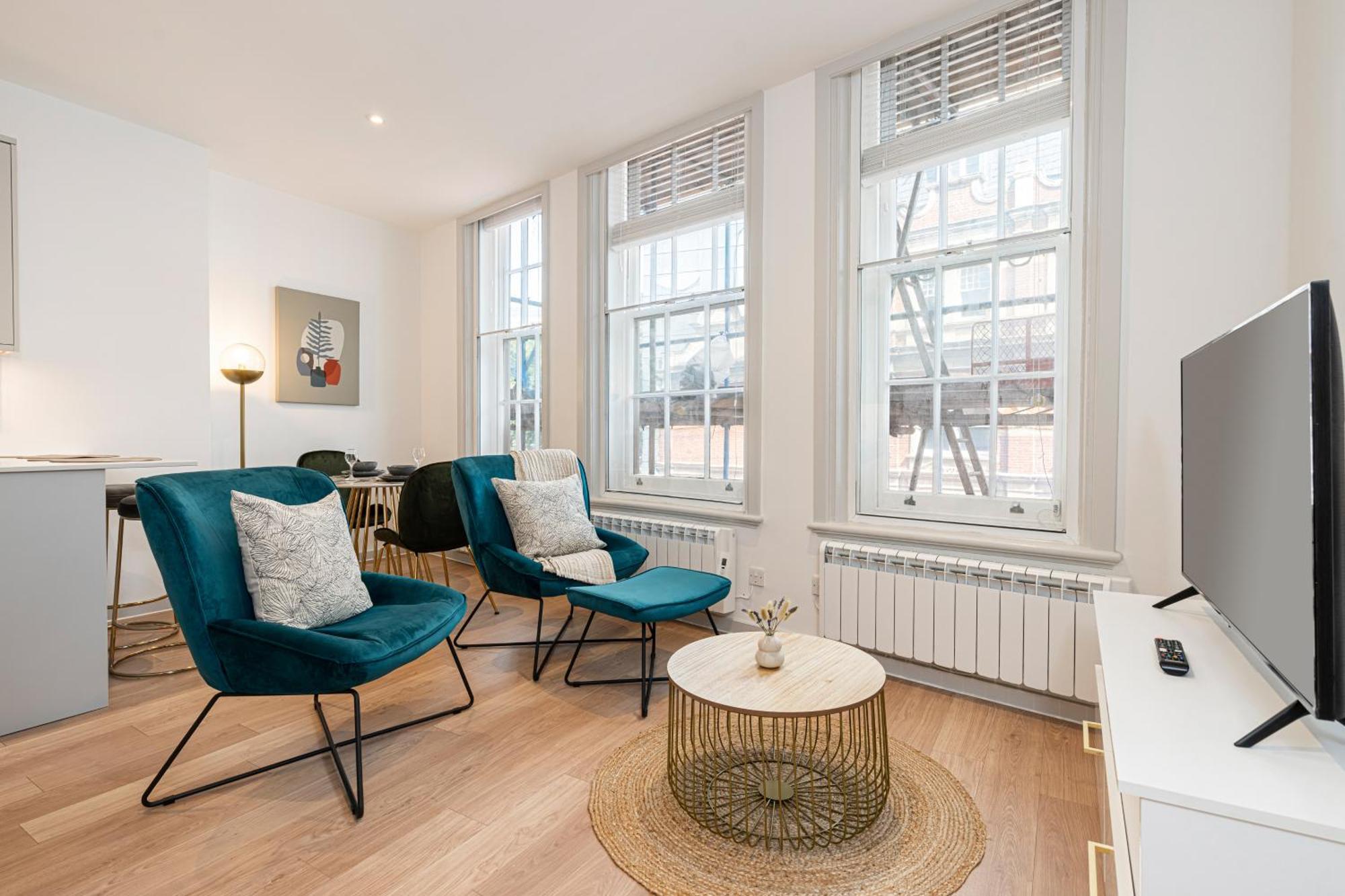 Stylish 1 Bed Flats In Soho, Next To Piccadilly Circus And Trafalgar Square Apartment