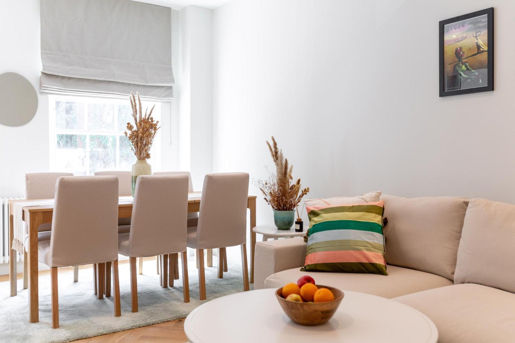 3 Bedroom Flat With Terrace In Apartamento *