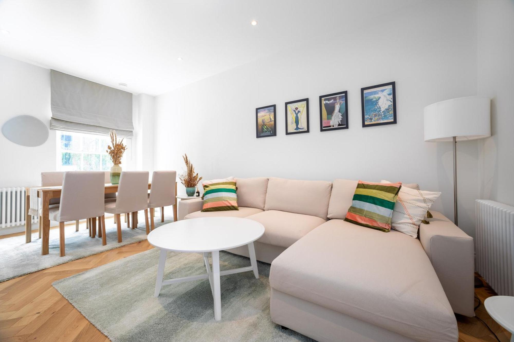 Apartamento 3 Bedroom Flat With Terrace In *