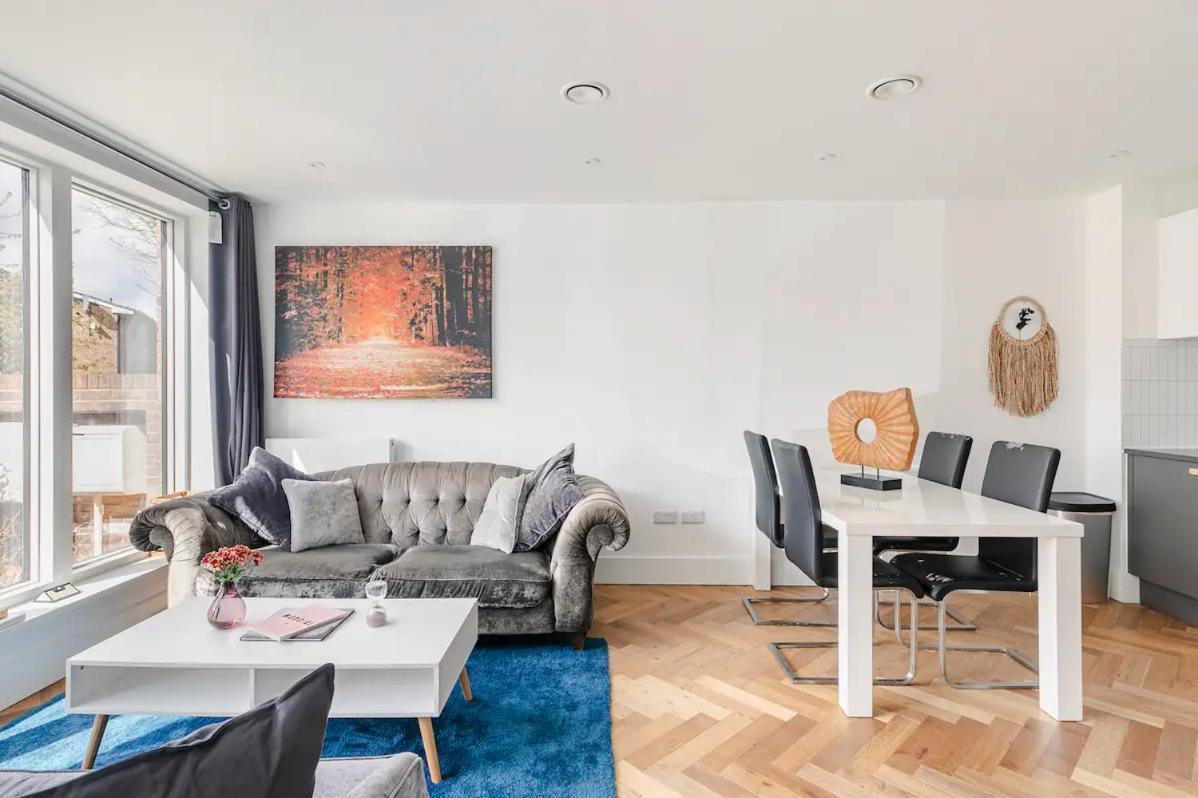 A Modern Lavish En-suite Bedroom Hospedagem domiciliar Londres