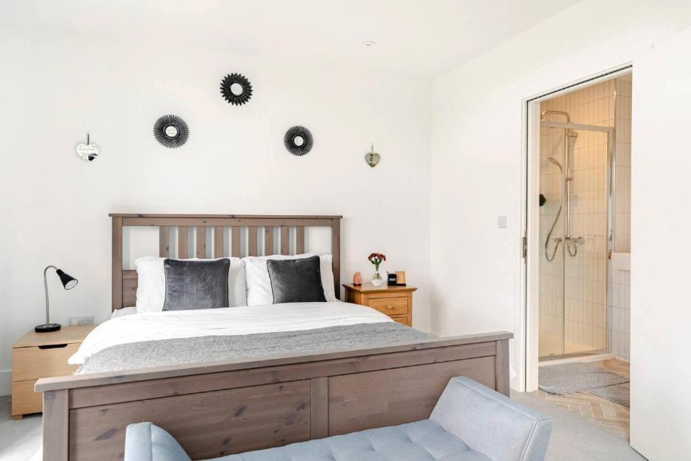 A Modern Lavish En-suite Bedroom Hospedagem domiciliar