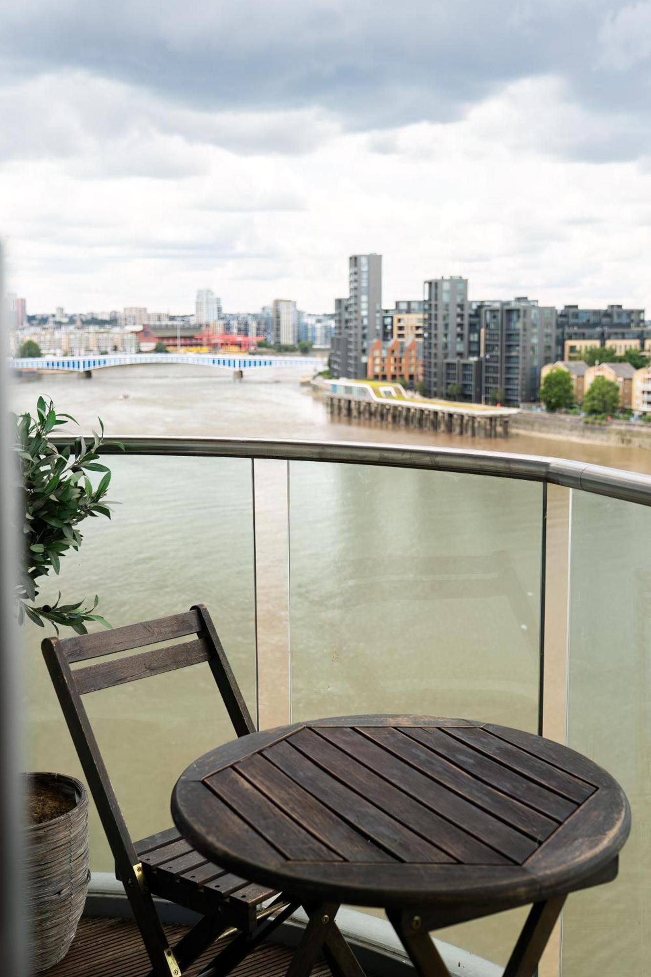 Livestay-stunning With Private Balcony & River Views *