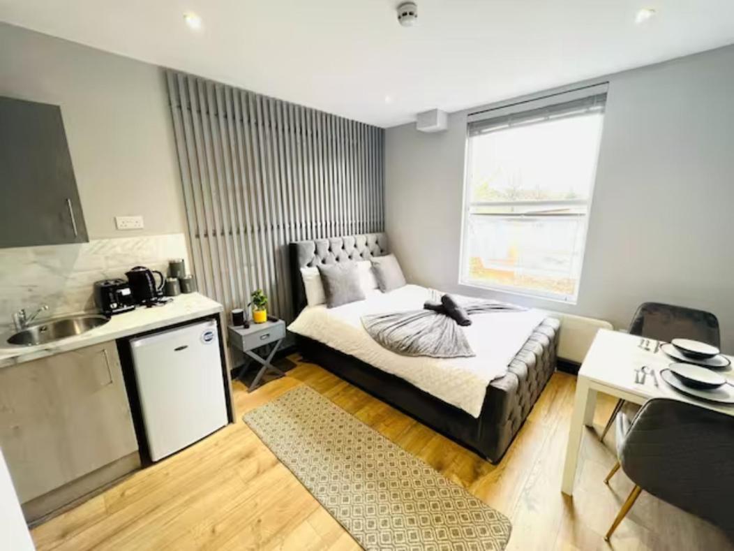 Next To Emirates Stadium Holloway * London
