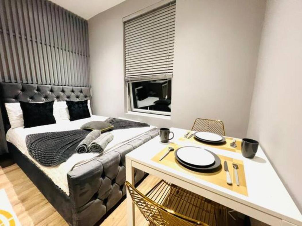 Next To Emirates Stadium Holloway * London